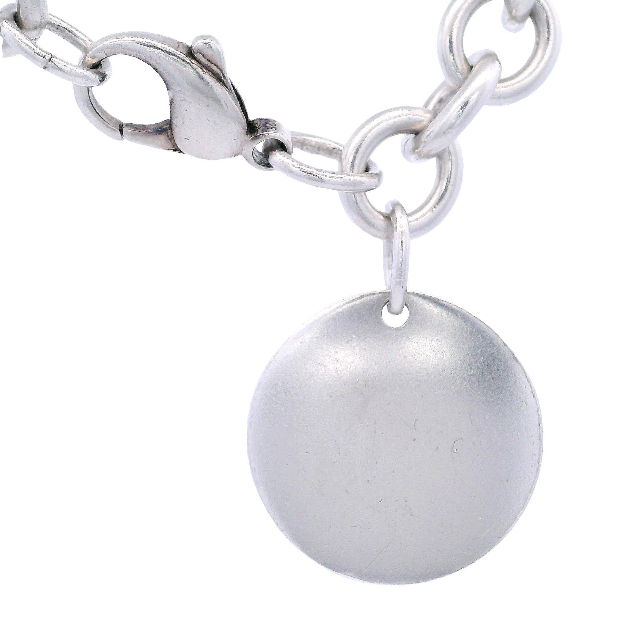 Torna a Bracciale Charm con Tag tondo Tiffany LARGE in argento 925 in vendita 1
