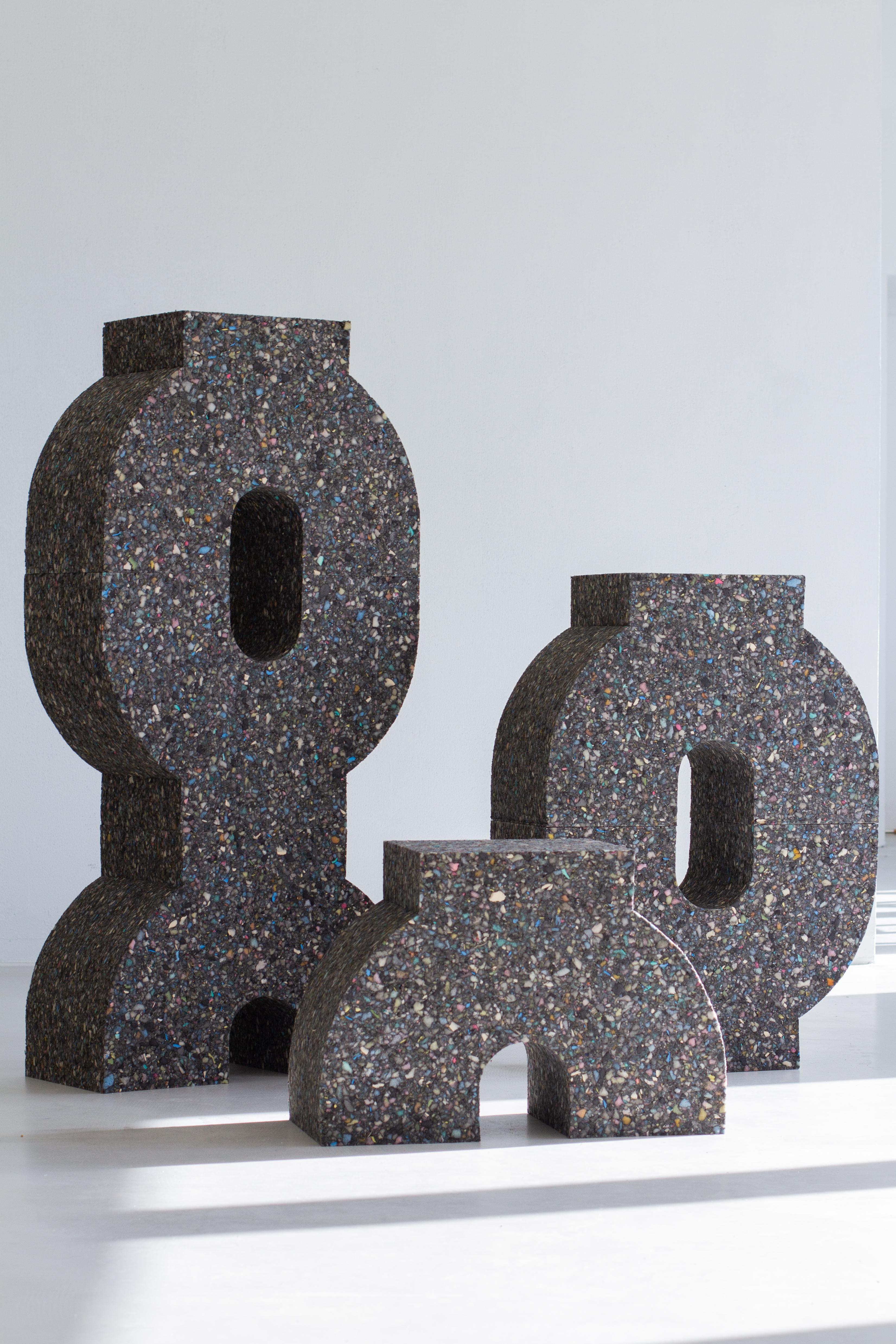 XXI secolo e contemporaneo Oggetto per sedersi Please Stand Up Objects for Objects di Haus Otto in vendita