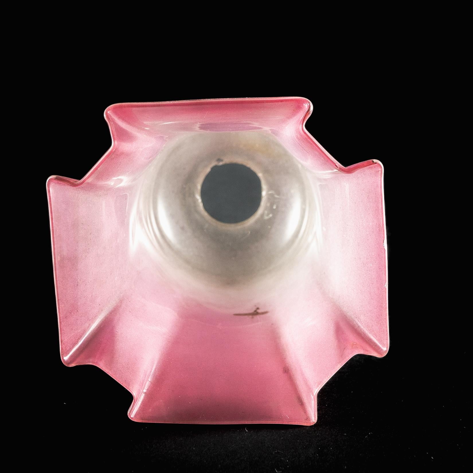 Plissierter glockenförmiger Schirm aus mattiertem Glas im Angebot 9