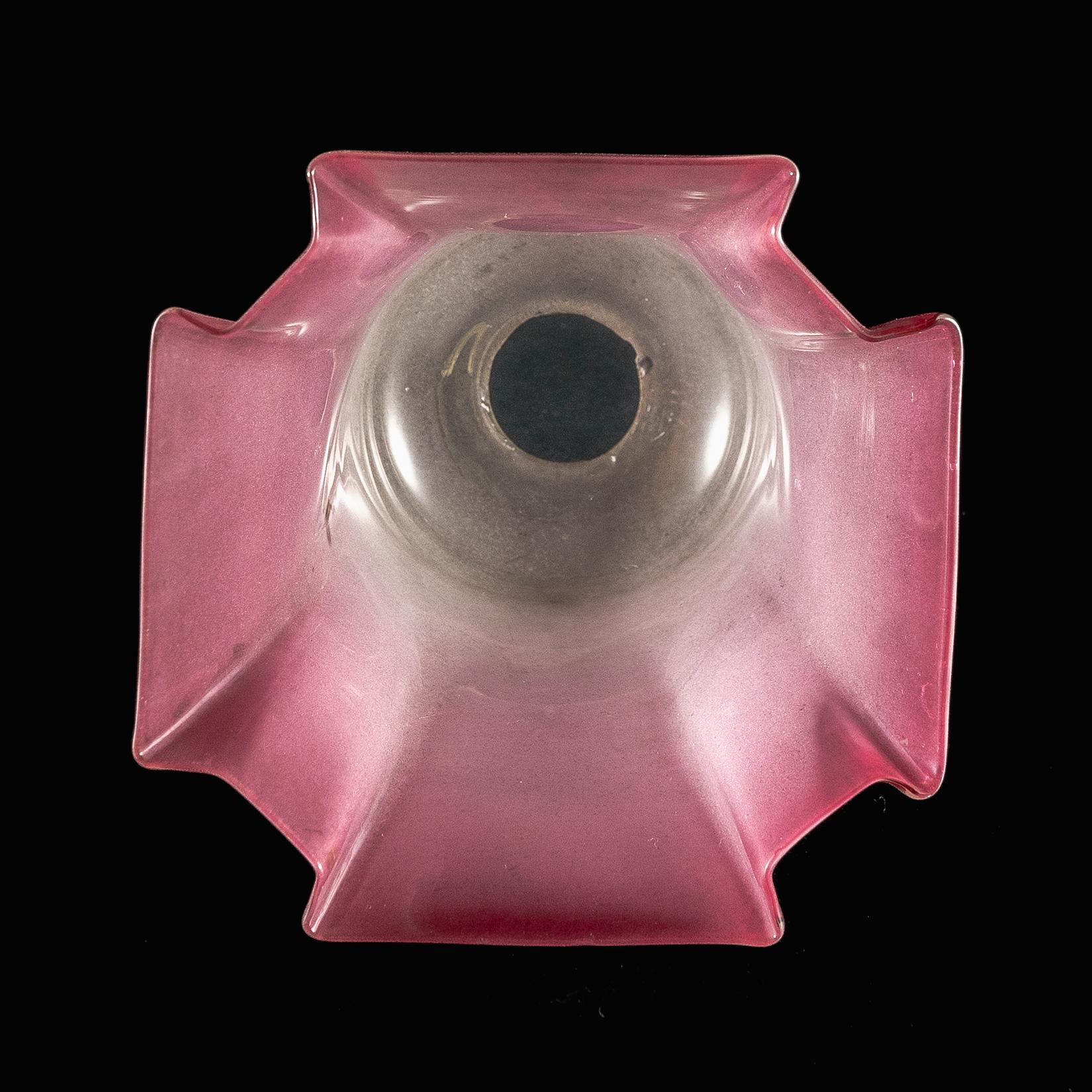 Plissierter glockenförmiger Schirm aus mattiertem Glas im Angebot 1