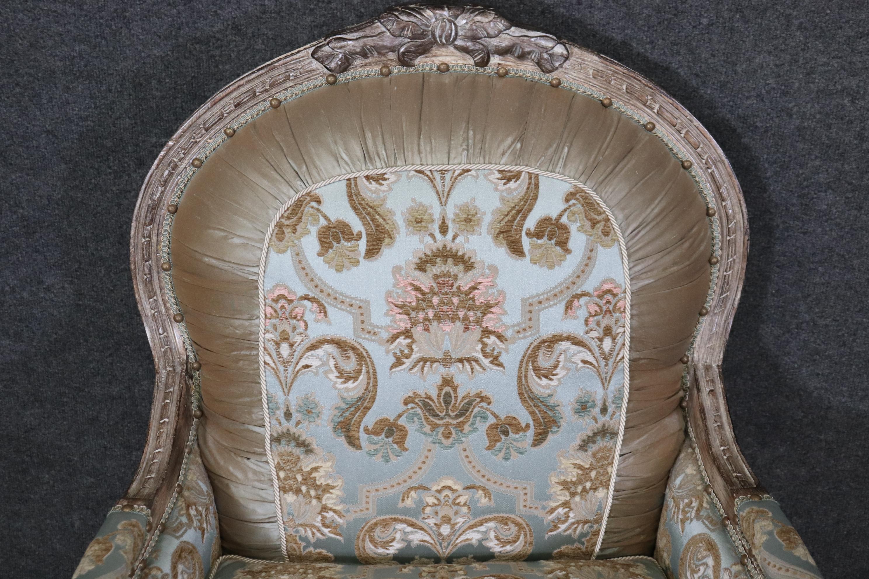Pleated Carved French Louis XVI Bergere Chairs Pair Creme Paint Decorated   In Good Condition In Swedesboro, NJ