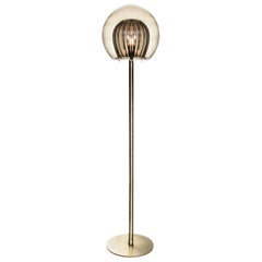 Lámpara de pie de cristal plisado, cristal estriado ahumado y latón con bombilla E26/27