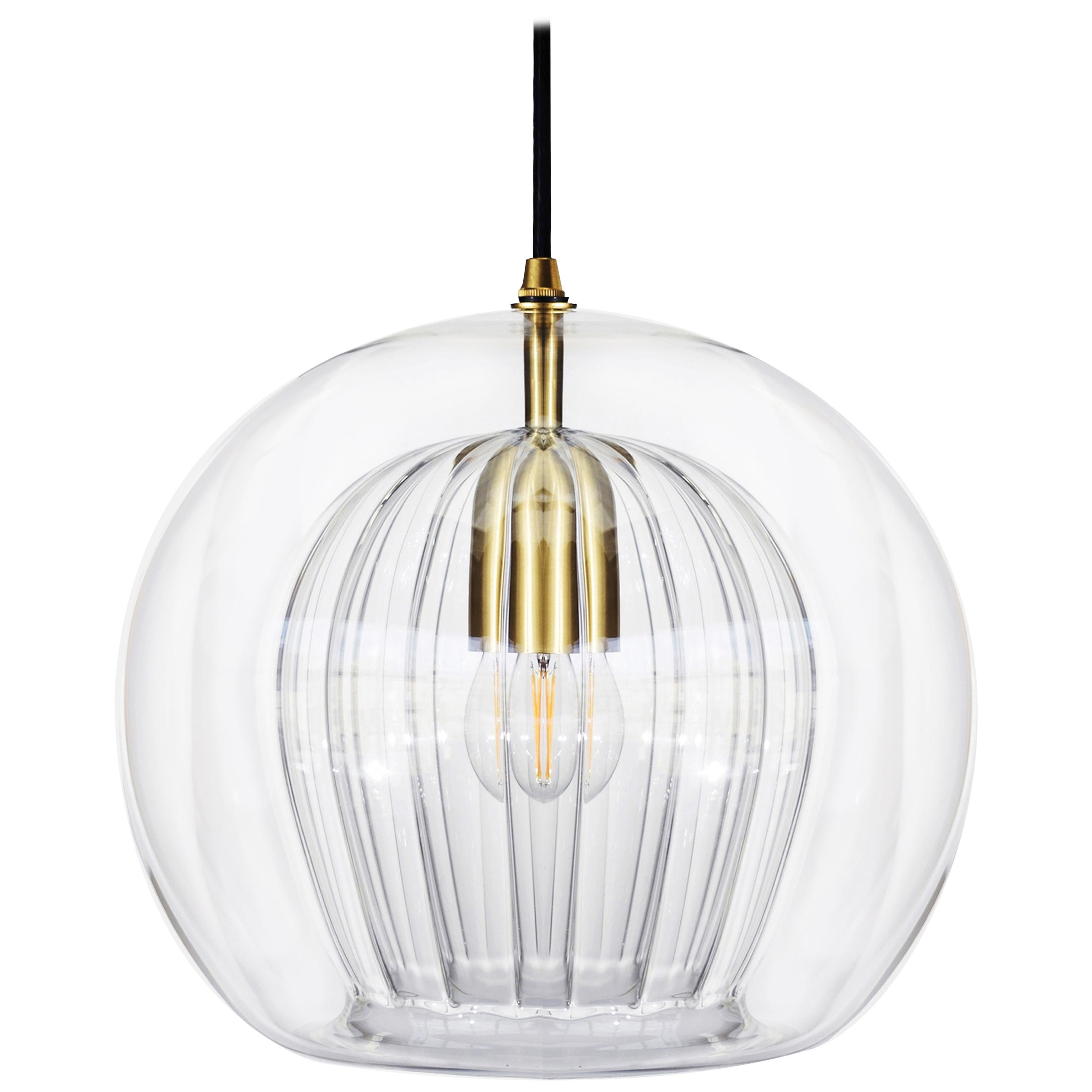 Lampe à suspension en cristal plié de taille moyenne, verre côtelé transparent et laiton avec ampoule E26/27
