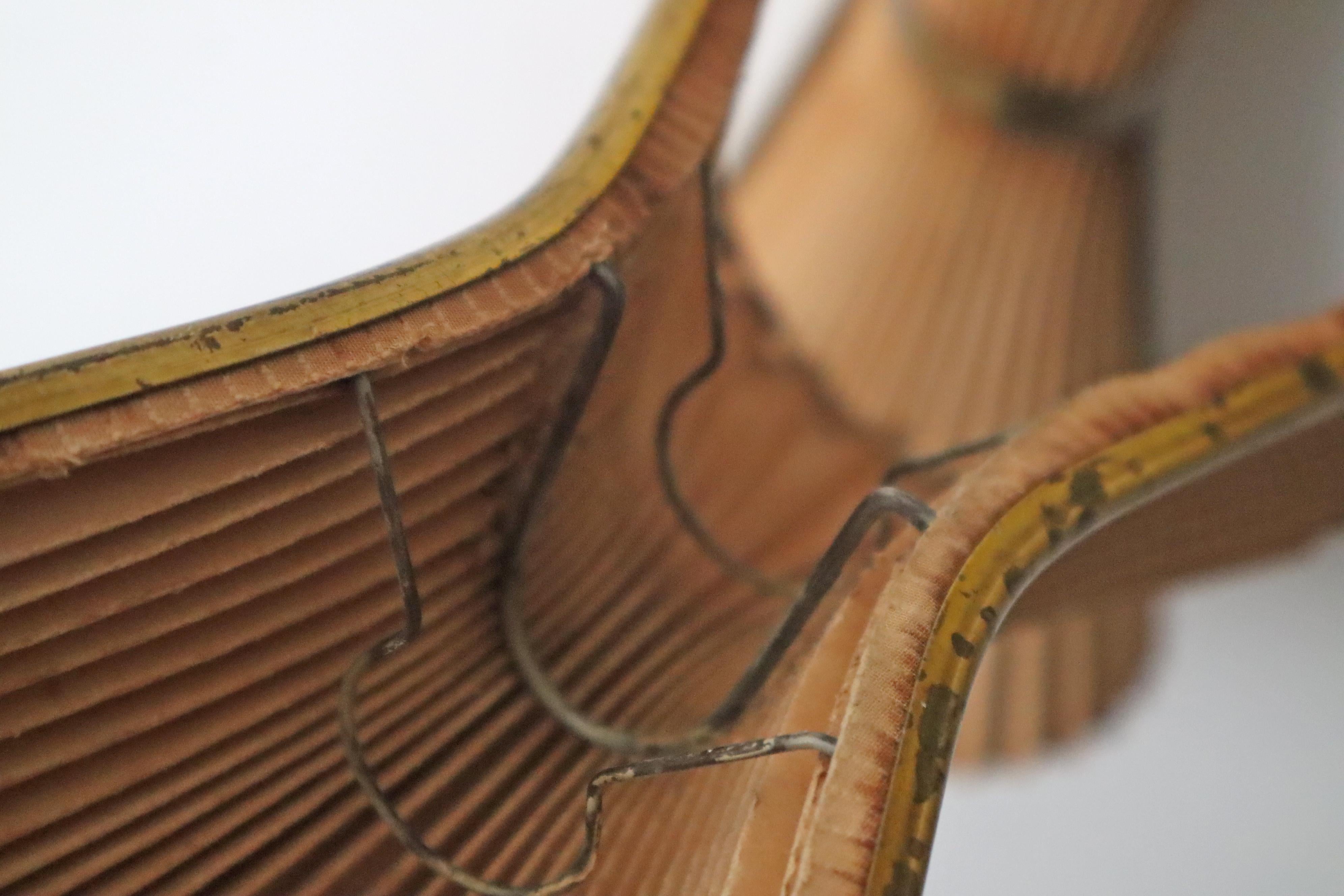 Pleated Mid-Century Wall Lamp in Old White and Brass , 1950s For Sale 11