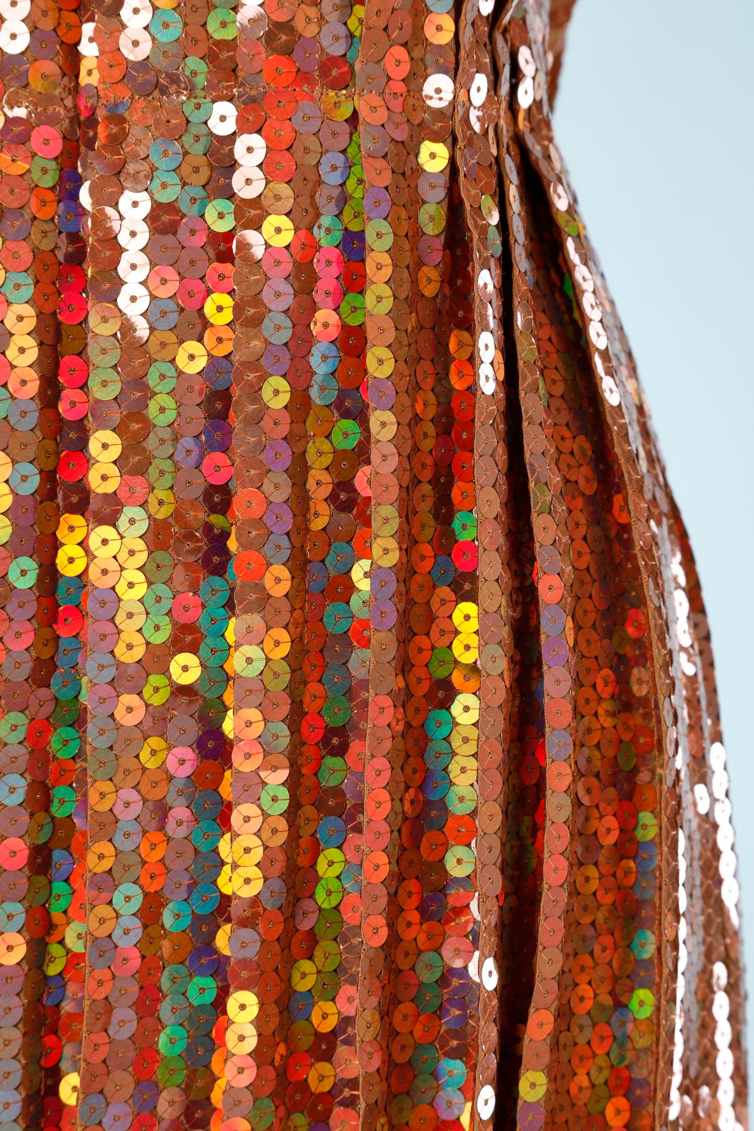Orangefarbenes Paillettenkleid auf einem Sockel aus Seiden-Crêpe  Für Nina Ricci  im Angebot 4