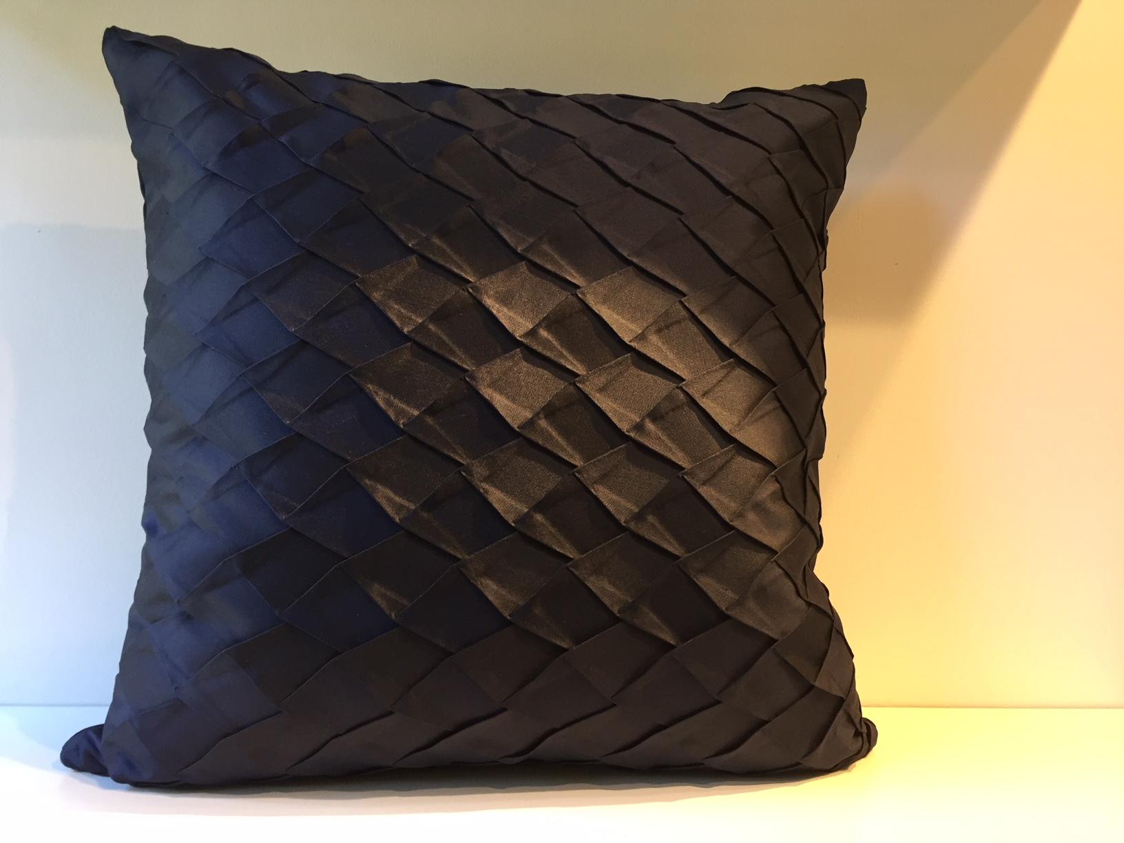 Pleated Silk Cushions Opal Pattern Color Dark Blue In New Condition For Sale In Hamburg, DE