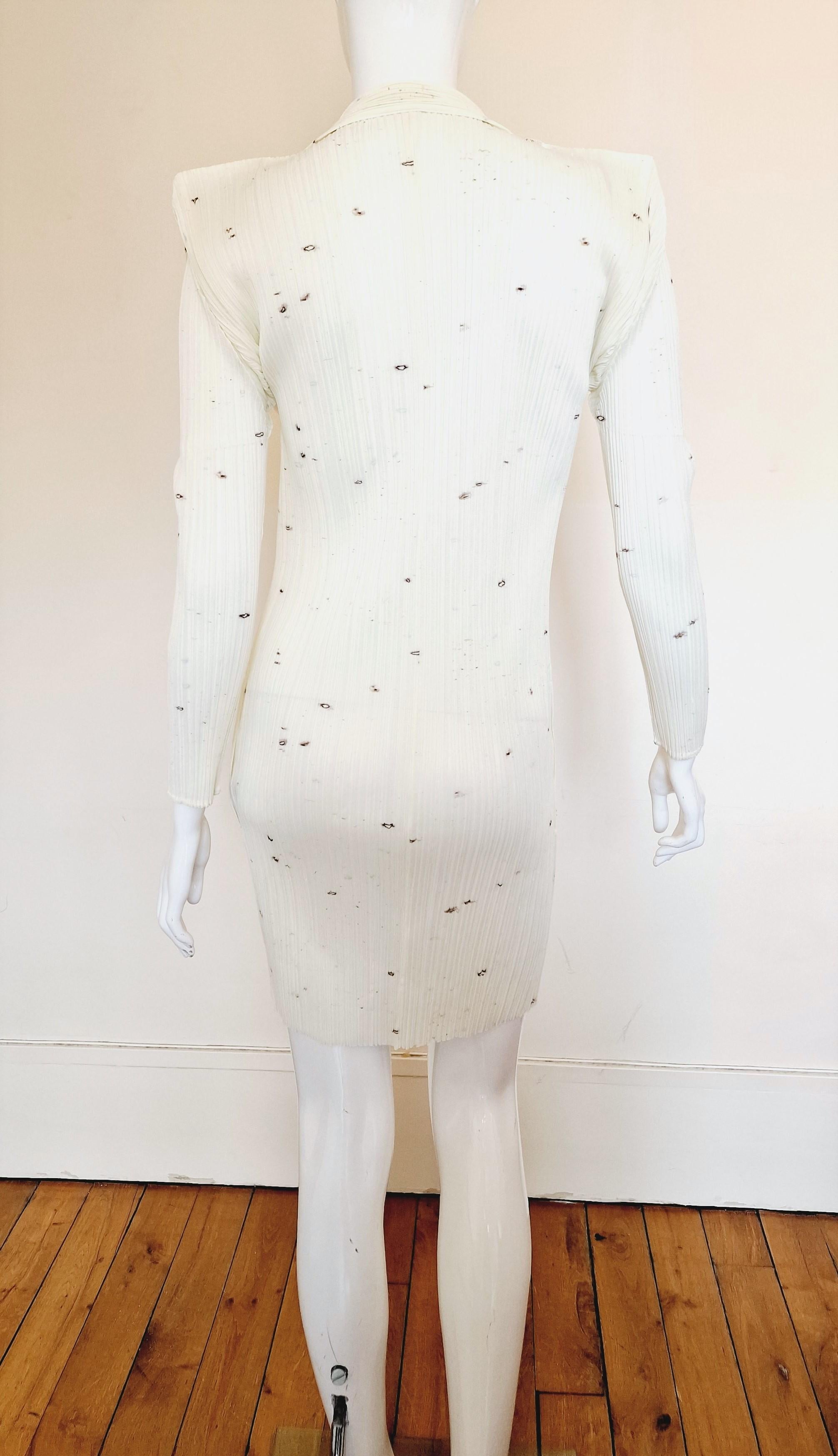   Pleats Please By Issey Miyake Limited Guest Artist Cai Guo-Qiang Jacket  Dress In Excellent Condition For Sale In PARIS, FR
