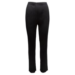 Pantalon droit plissé noir Pleats Please d'Issey Miyake