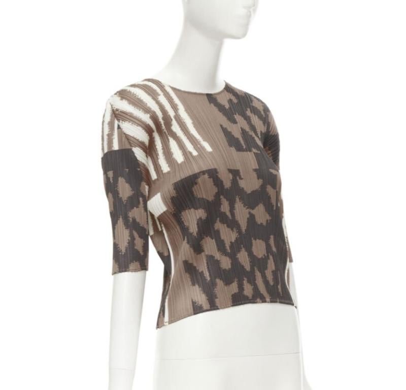 PLEATS PLEASE ISSEY MIYAKE brown ethnic abstract print plisse pleated top In Excellent Condition In Hong Kong, NT