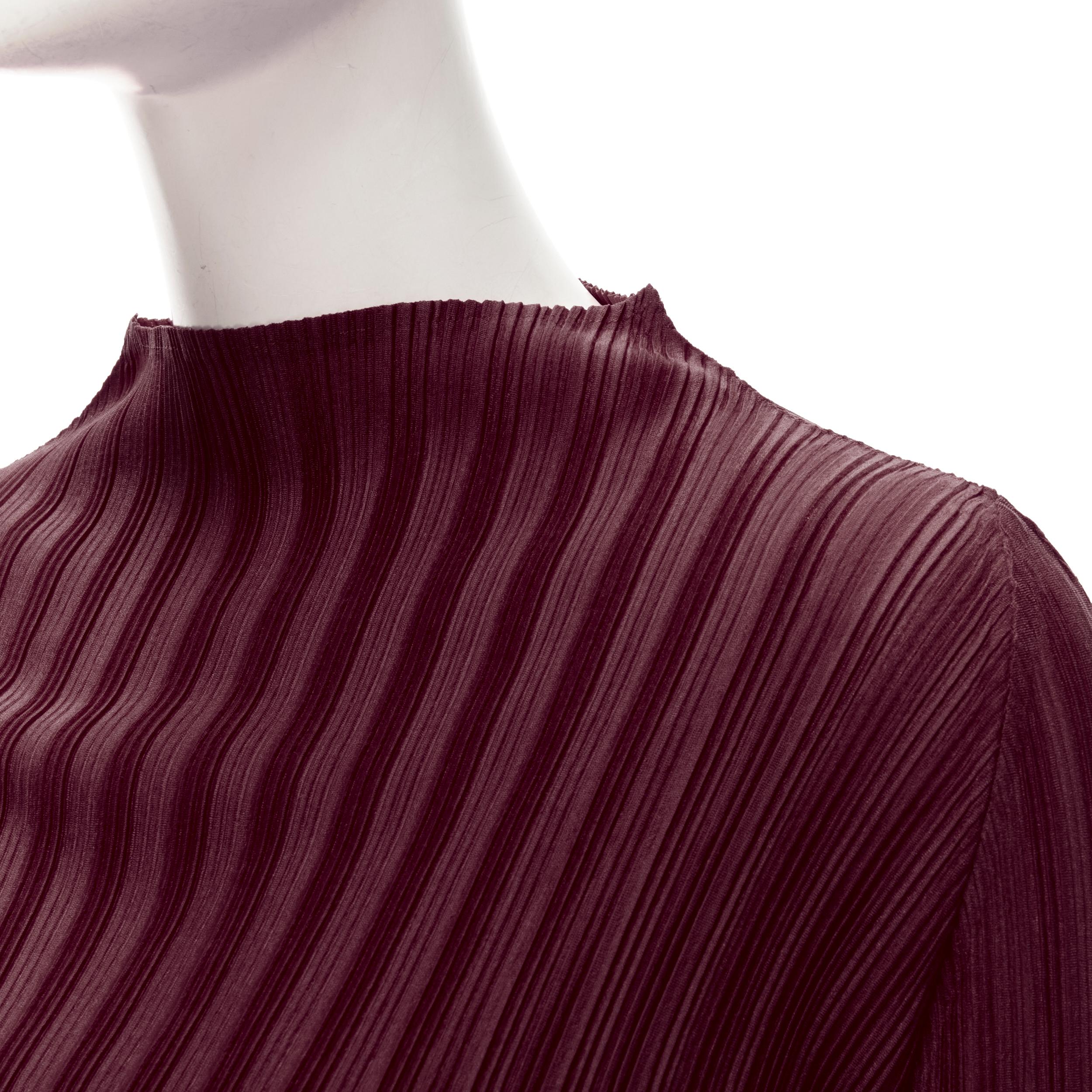 PLEATS PLEASE ISSEY MIYAKE burgundy pleated plisse mock collar top JP3 L
Brand: Pleats Please Issey Miyake
Material: Polyester
Color: Burgundy
Pattern: Solid
Made in: Japan

CONDITION:
Condition: Excellent, this item was pre-owned and is in