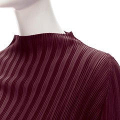 PLEATS PLEASE ISSEY MIYAKE Burgunderfarbenes plissiertes Faltenkragen-Top JP3 L