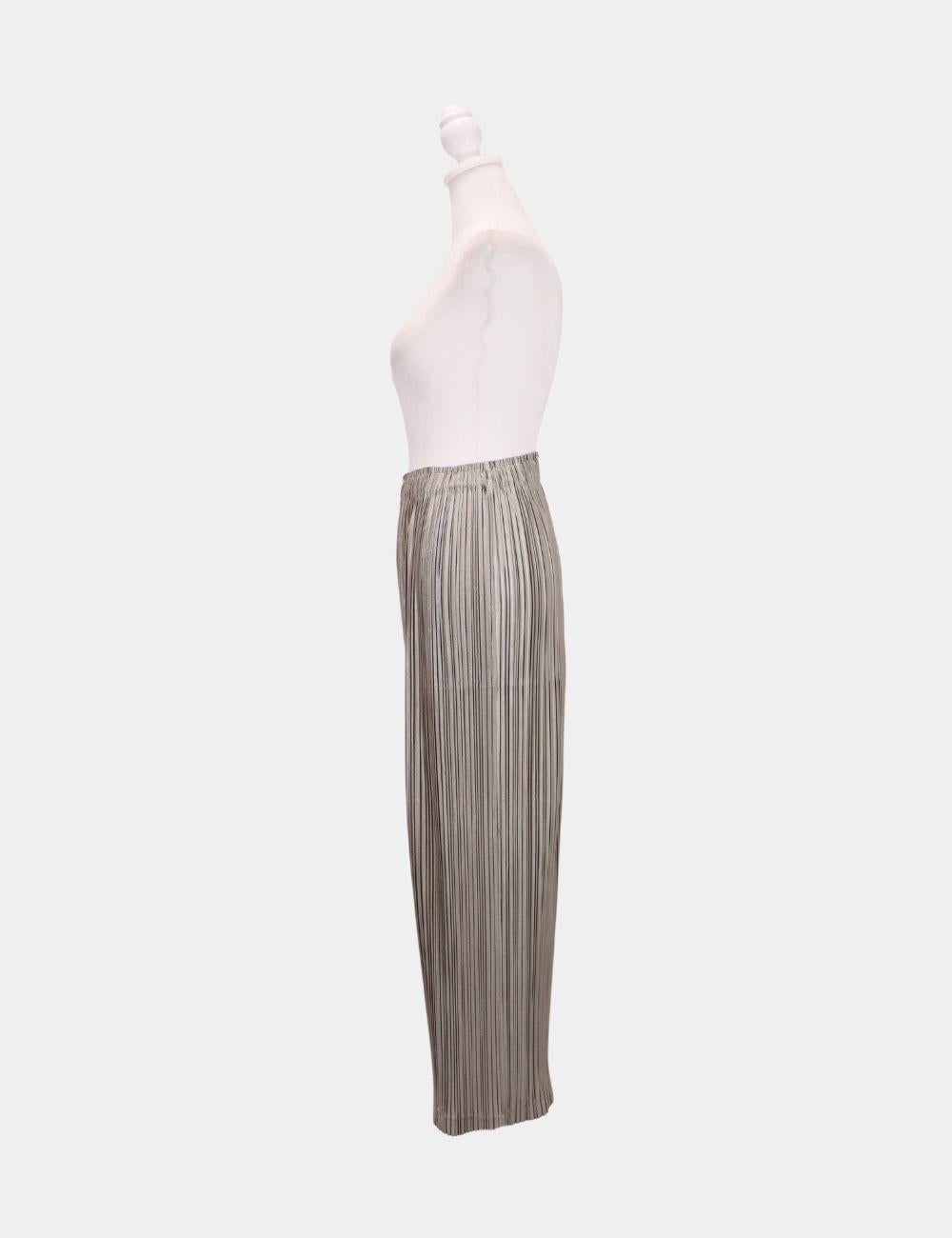 Pleats Please - EU 38 / 3 / M Gris en venta