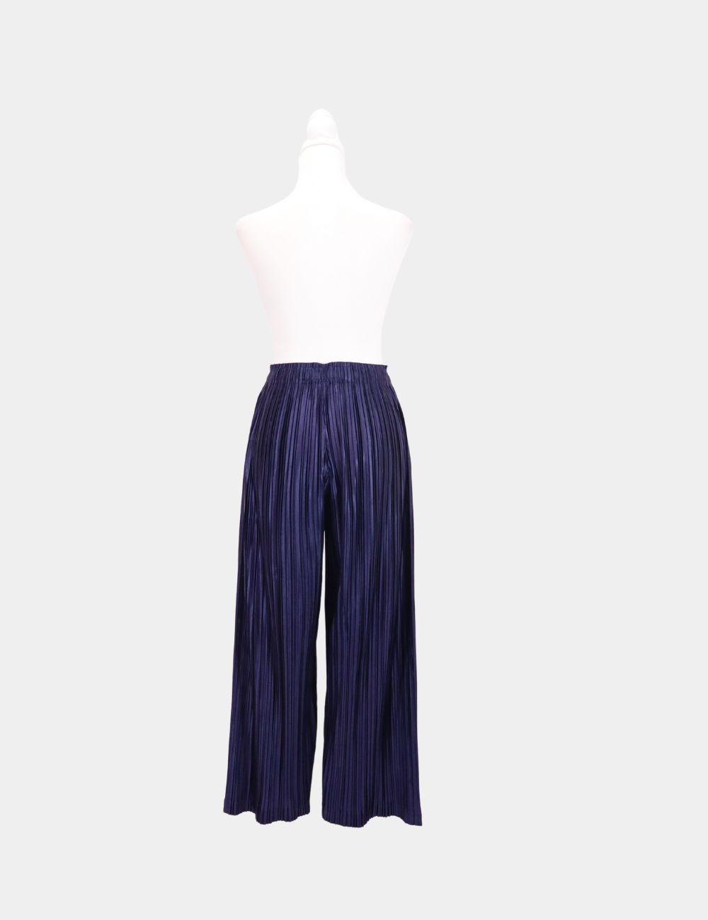 Pleats Please - EU 38 / 3 / M (Schwarz) im Angebot