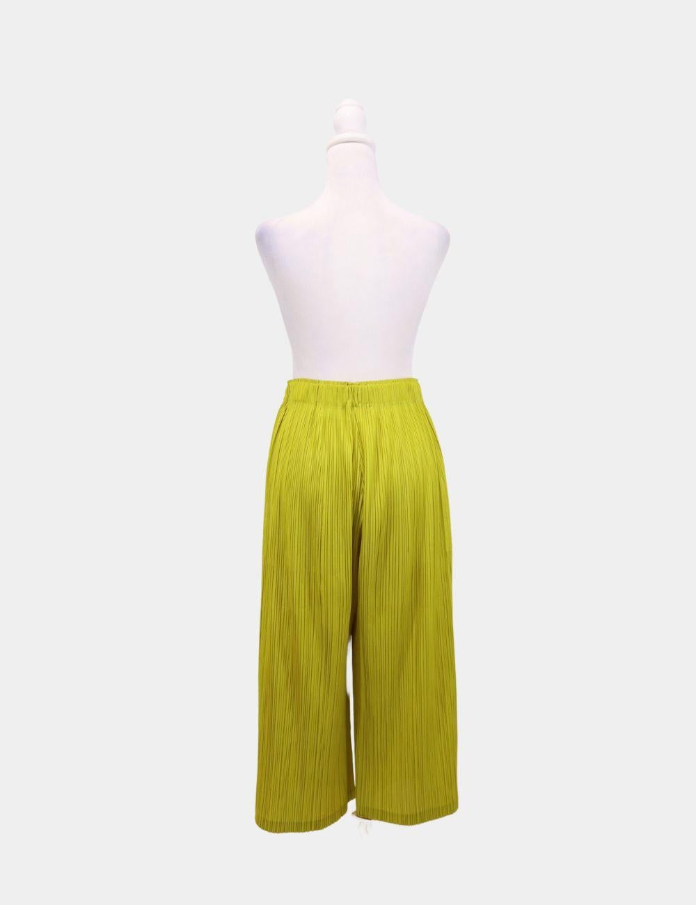 Pleats Please Issey Miyake Crop Wide Leg Pants Size 3 In Good Condition For Sale In Amman, JO