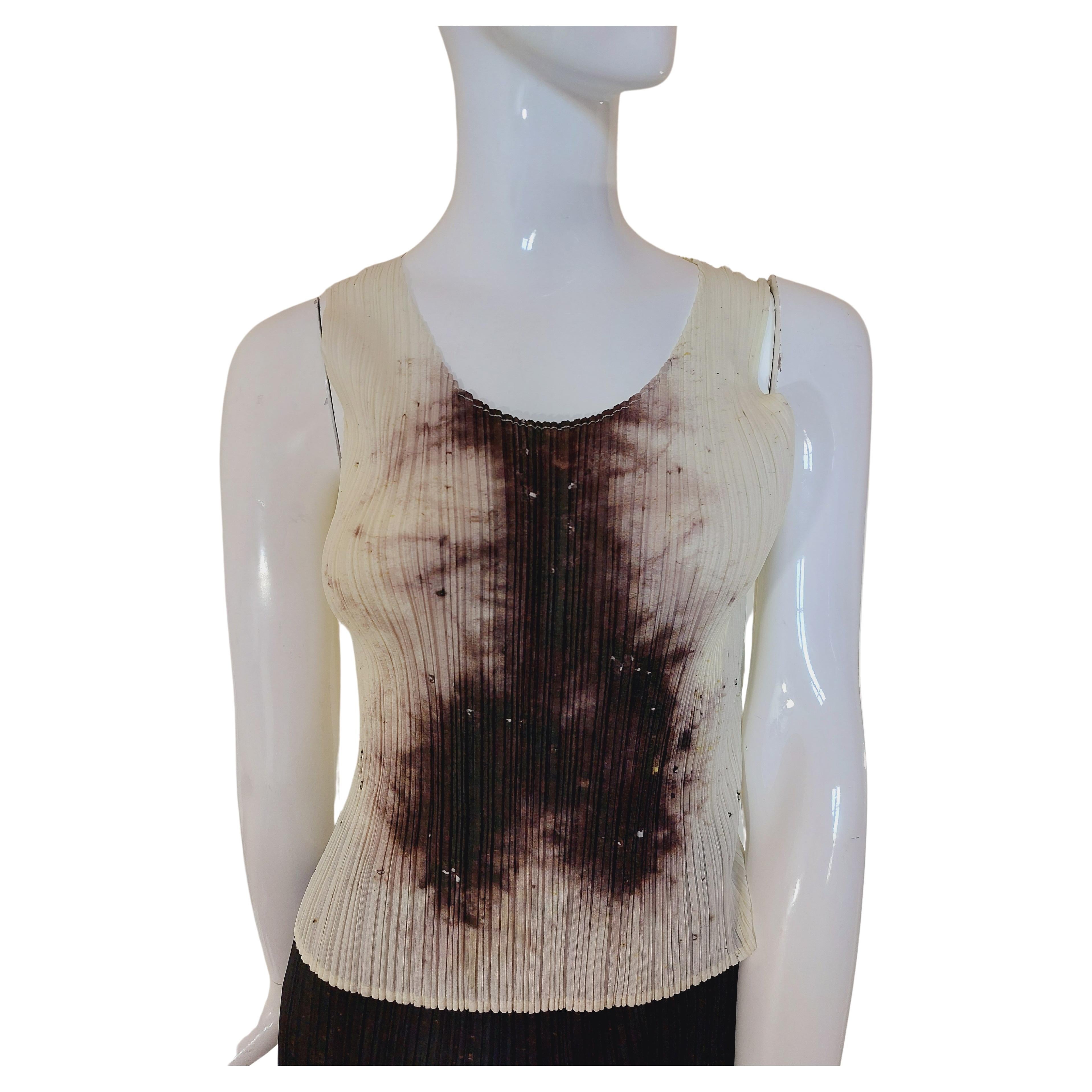 Pleats Please Issey Miyake Guest Artist Series No. 4 Cai Guo-Qiang Gunpowder Top