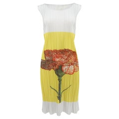 Pleats Please Issey Miyake Mimi Yokoo Abito con stampa garofano, C.C. 2000