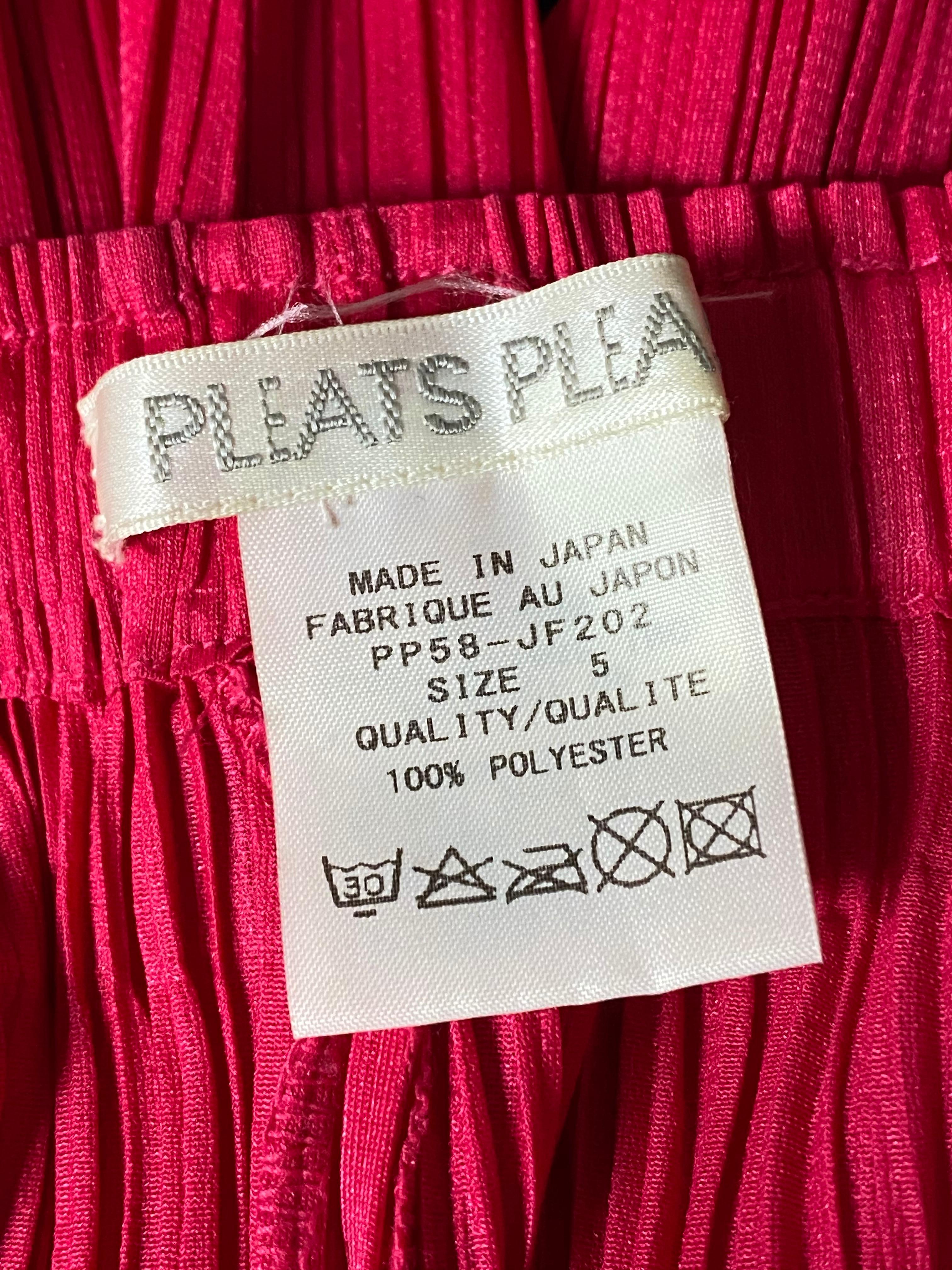 Pleats Please Pink Plated Pants, Size 5 In Good Condition For Sale In Beverly Hills, CA
