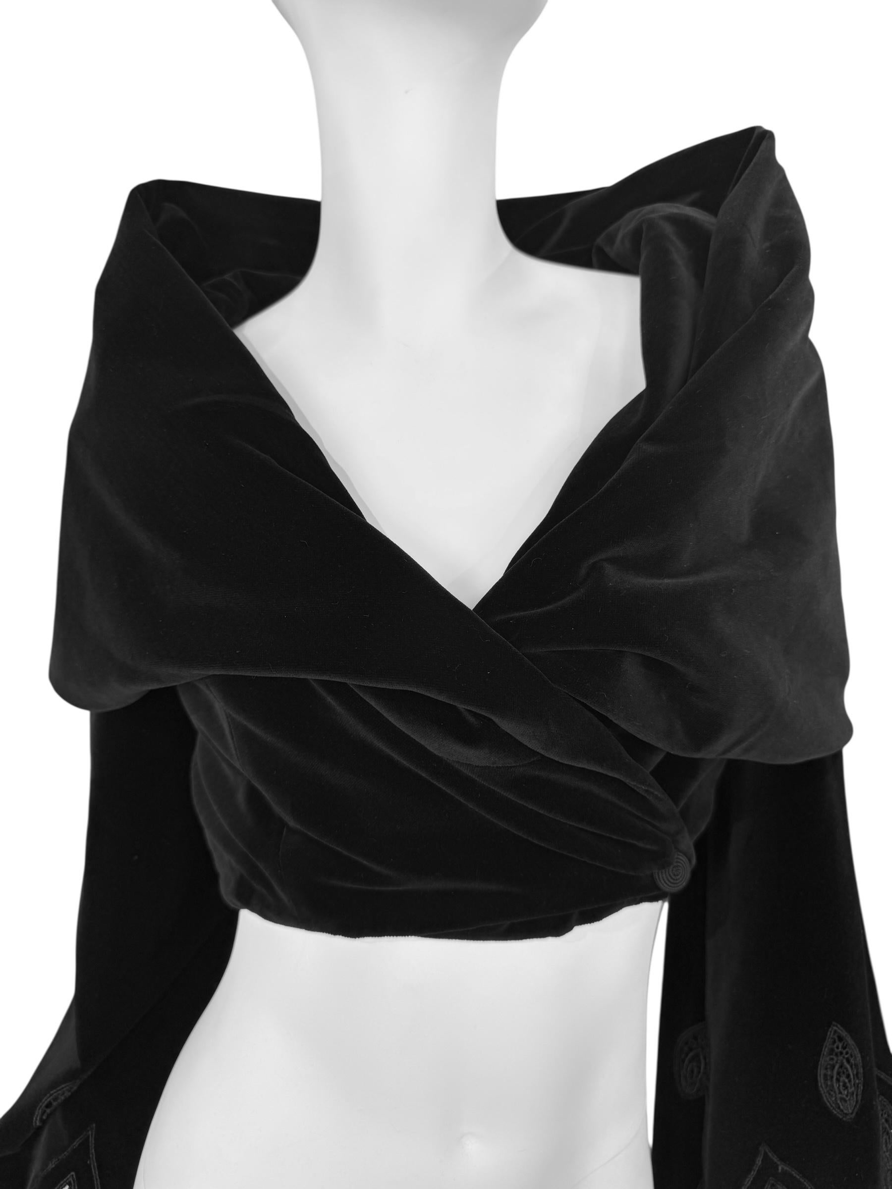 PLEIN SUD FAYÇAL AMOR fw1994 SCHWARZE VELVET-KAPUZENJACKE im Angebot 6