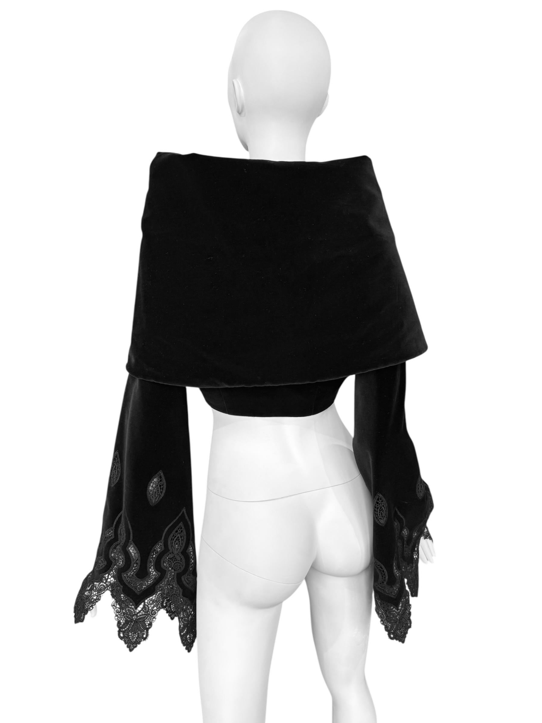 PLEIN SUD FAYÇAL AMOR fw1994 SCHWARZE VELVET-KAPUZENJACKE im Angebot 10