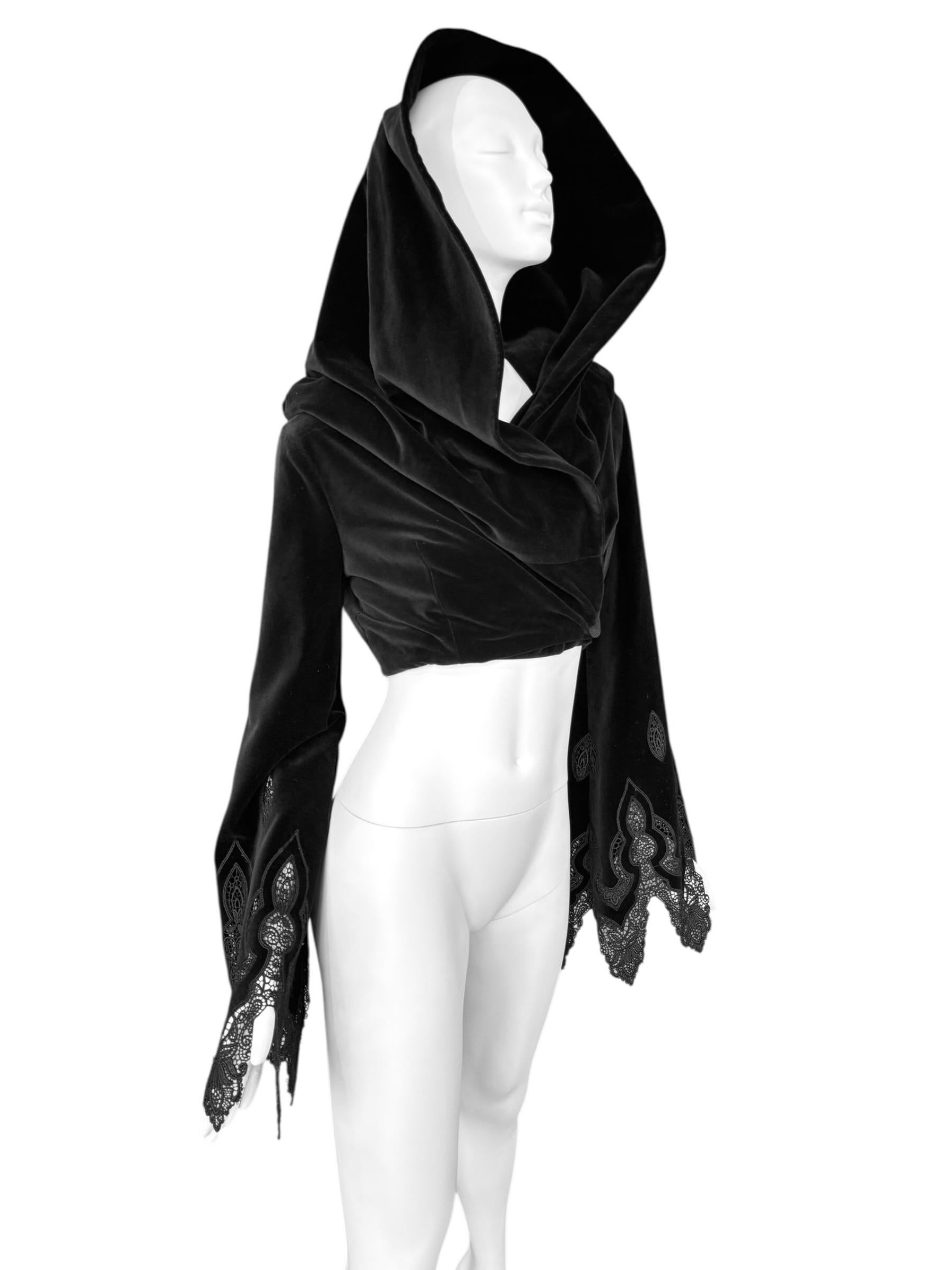 PLEIN SUD FAYÇAL AMOR fw1994 SCHWARZE VELVET-KAPUZENJACKE Damen im Angebot