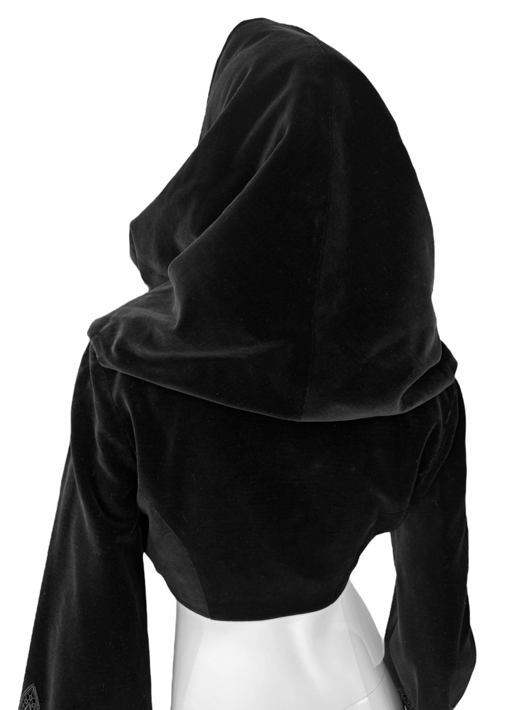PLEIN SUD FAYÇAL AMOR fw1994 SCHWARZE VELVET-KAPUZENJACKE im Angebot 2