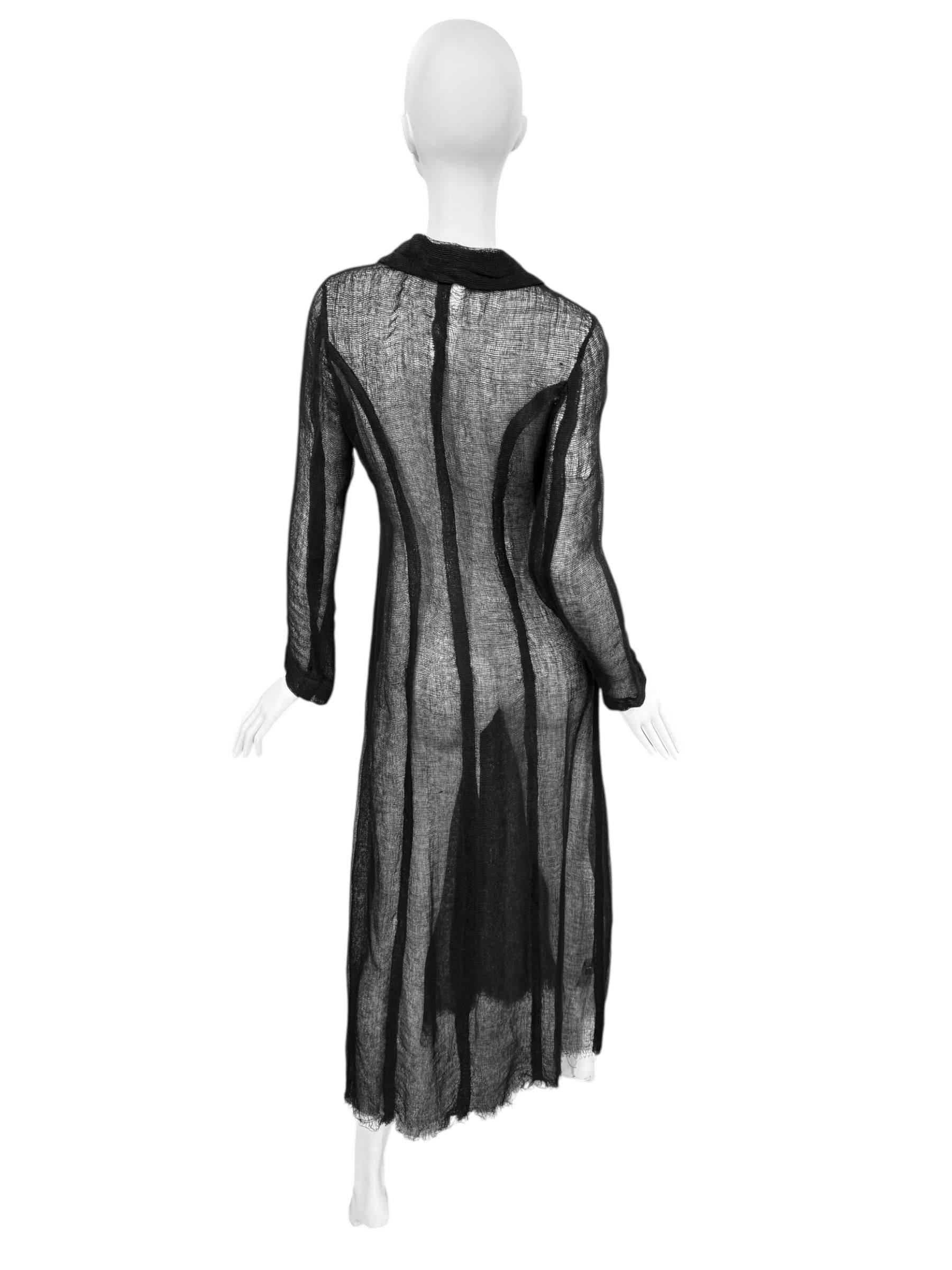 MARKE : FAYÇAL AMOR

DESIGNER : FAYÇAL AMOR

JAHR/JAHRZEHNT : FRÜHJAHR/SOMMER 1993

GRÖSSE : 40 PASST VON XS BIS M

HERGESTELLT IN : FRANKREICH 

ZUSAMMENSETZUNG : 52% VISKOSE/48% LEINEN

ZUSTAND : AUSGEZEICHNET (Unregelmäßigkeiten im Gewebe sind