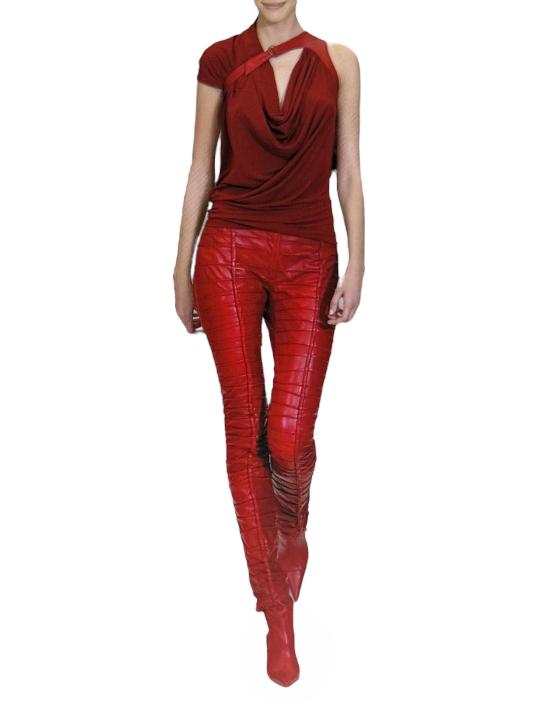BRAND : PLEIN SUD FAYÇAL AMOR

DESIGNER : FAYÇAL AMOR

YEAR/DECADE : SPRING/SUMMER 2004

SIZE : 40 FITS S

MADE IN : FRANCE

COMPOSITION : 100% LAMB LEATHER ; LINING 100% POLYESTER

CONDITION : VERY GOOD

NOTE : /

Mannequin is a size S.