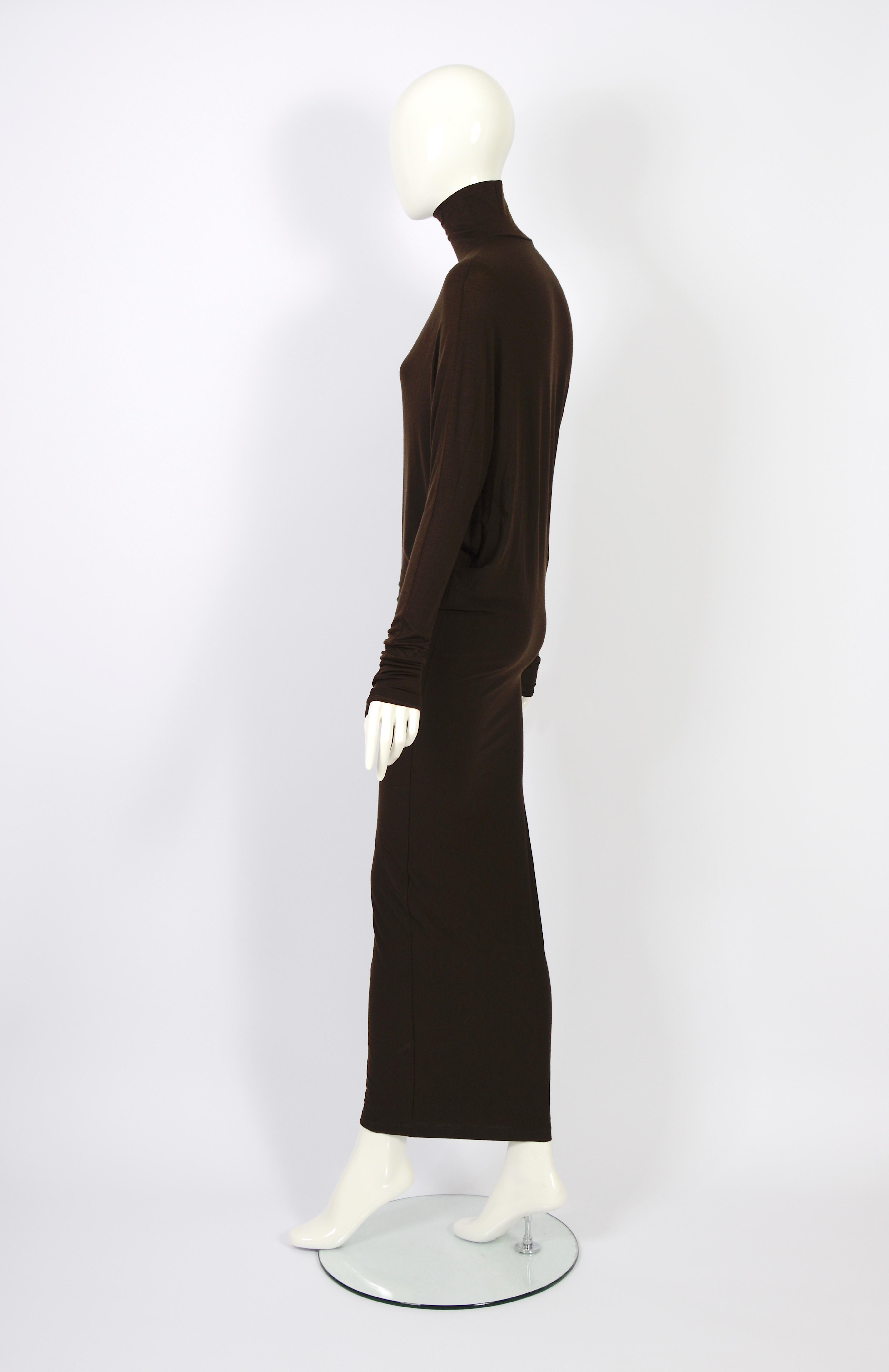Plein Sud vintage 1990er langes braunes Kleid mit Fledermausärmeln aus Wolle und Elastan für Damen oder Herren im Angebot