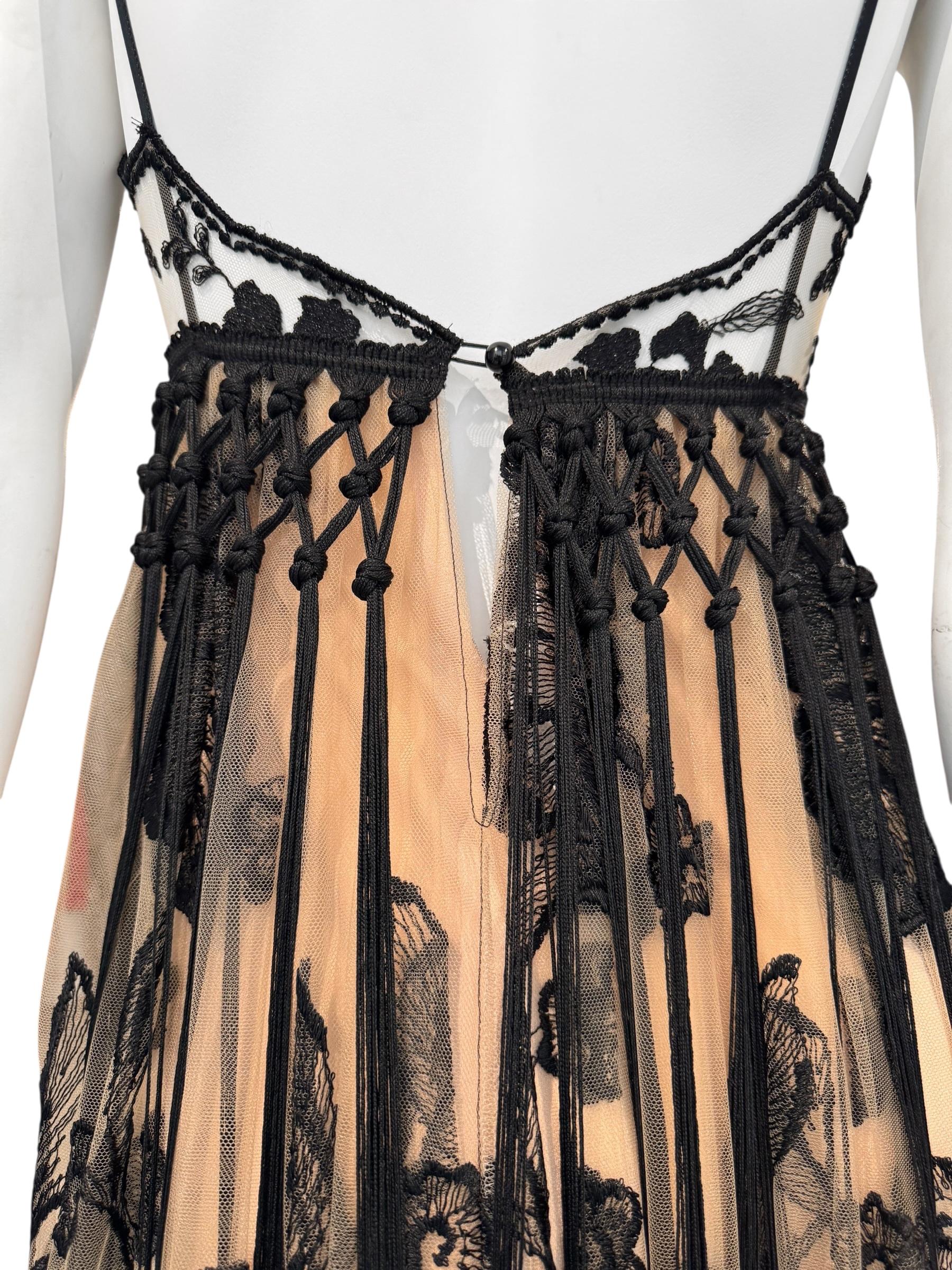 PLElN SUD FAYÇAL AMOR 2019 BEIGE & BLACK FLORAL FRINGES MAXI DRESS For Sale 8