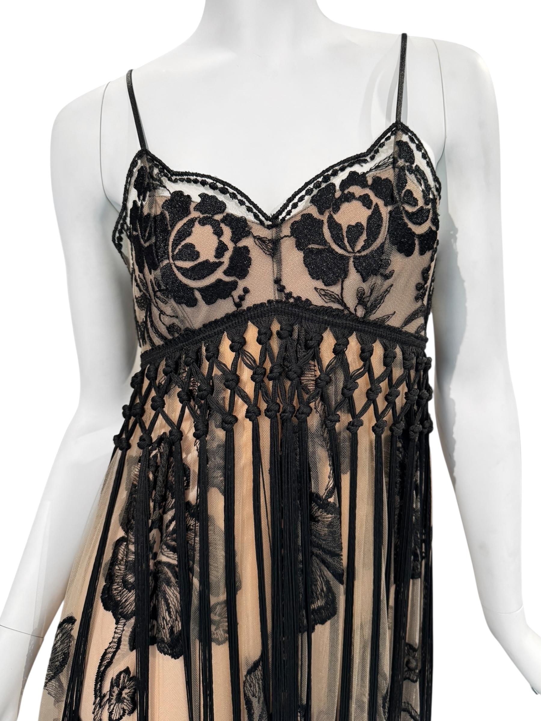 PLElN SUD FAYÇAL AMOR 2019 BEIGE & BLACK FLORAL FRINGES MAXI DRESS For Sale 2