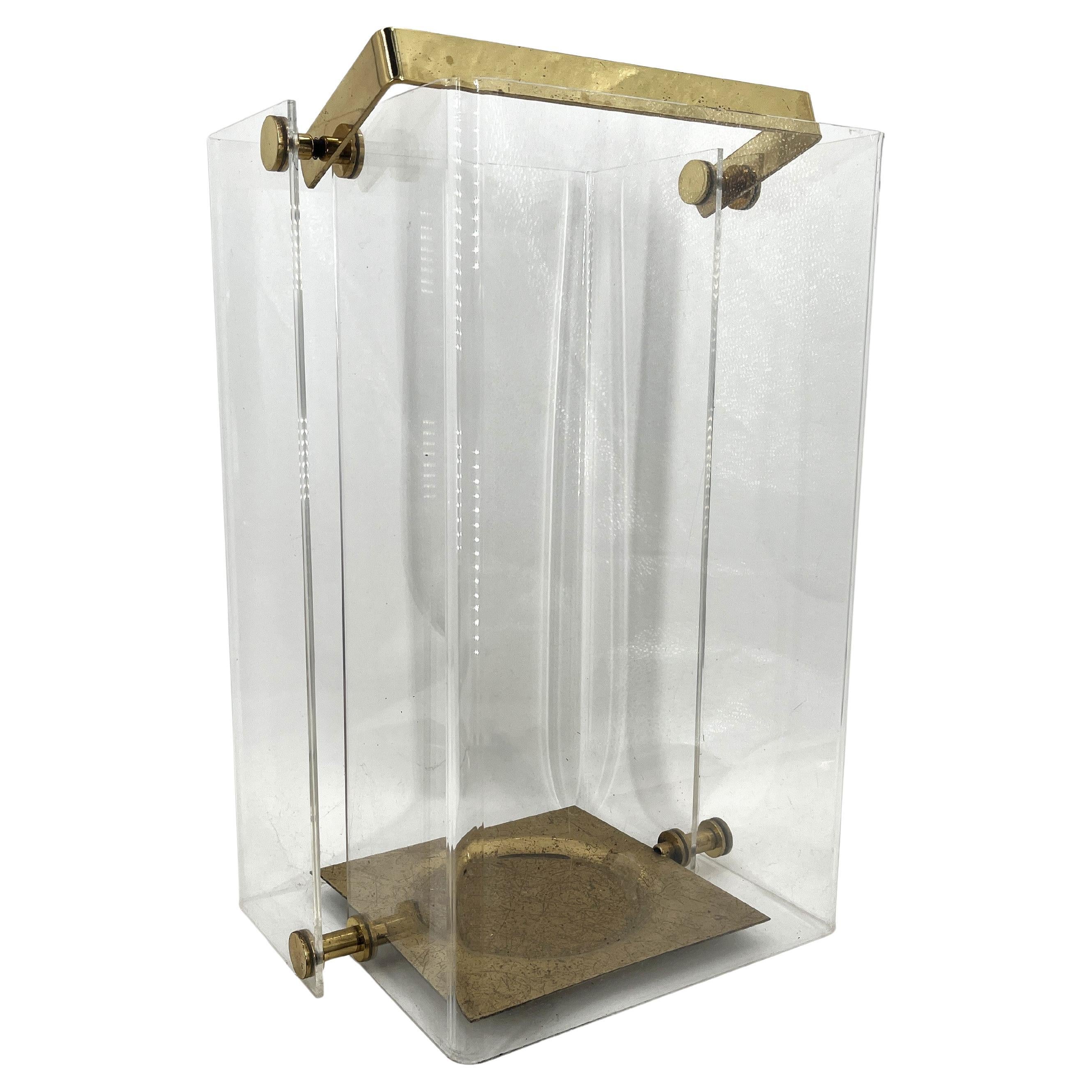 Portaombrelli in plexi e ottone, anni 
70 in vendita