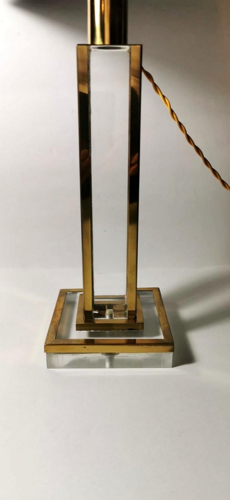 Italian Plexiglas and Brass Lamp with Satin Lampshade In Good Condition In Prato, Tuscany