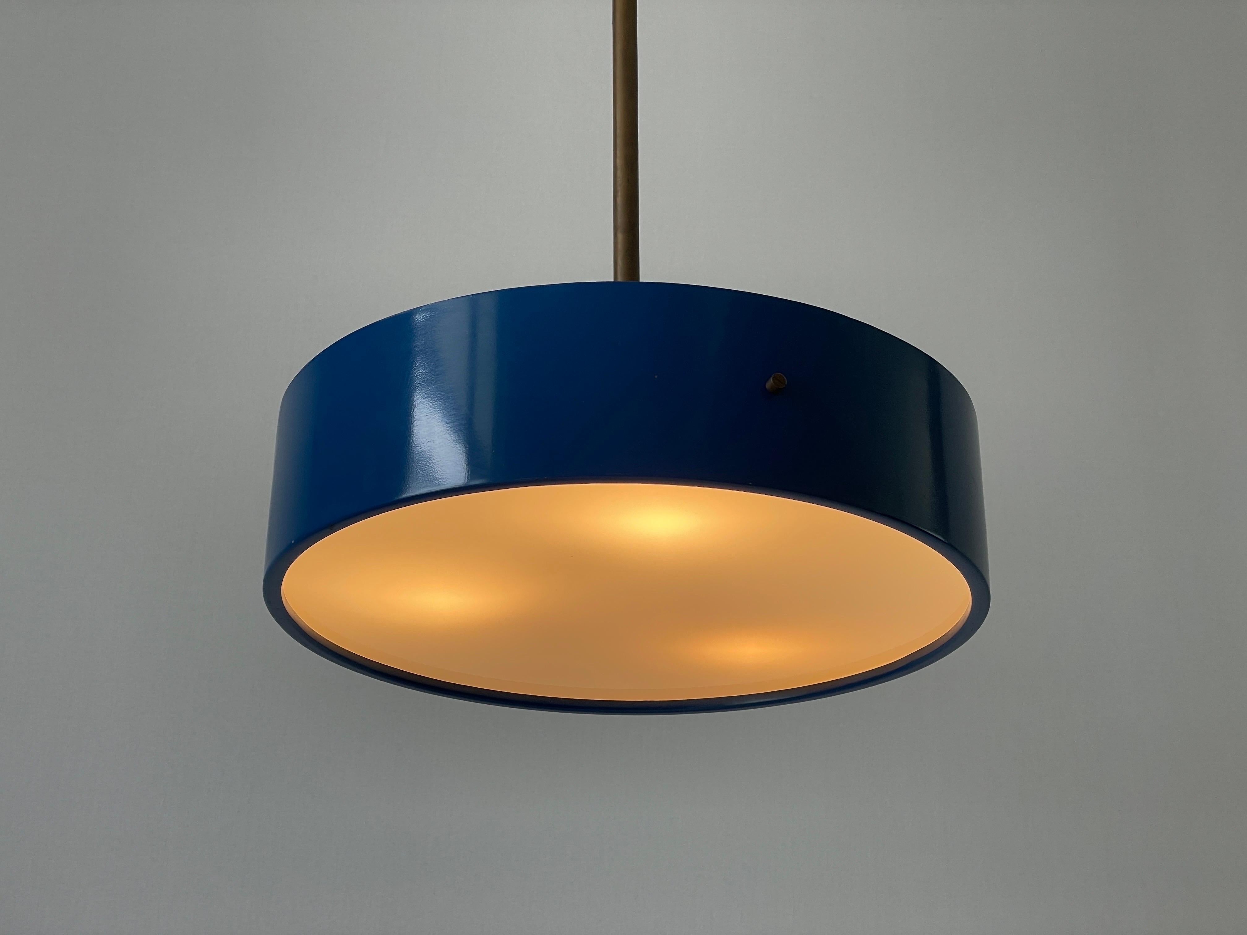 Lampada a sospensione in plexiglass e metallo blu scuro di Stilnovo, anni '50, Italia in vendita 3