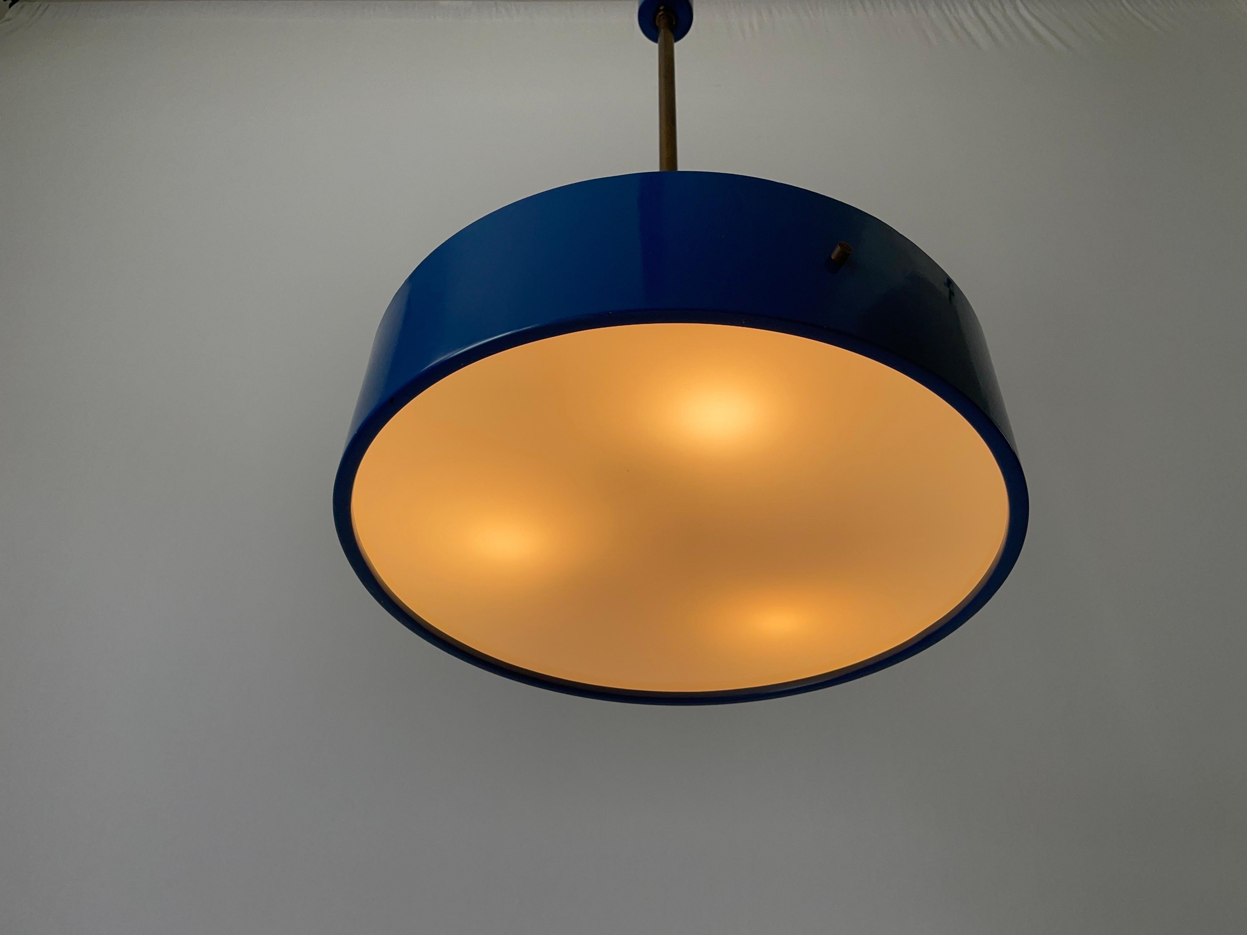 Lampada a sospensione in plexiglass e metallo blu scuro di Stilnovo, anni '50, Italia in vendita 7