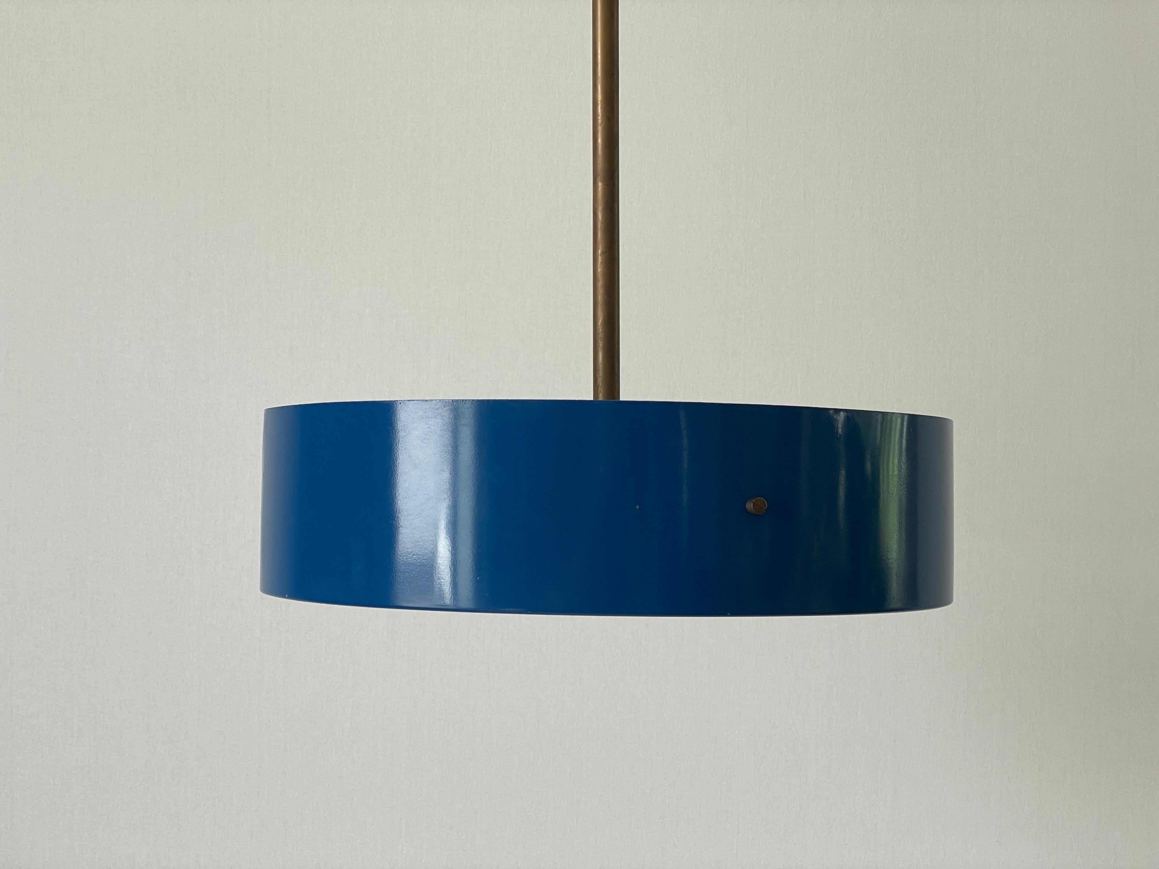Mid-Century moderno Lampada a sospensione in plexiglass e metallo blu scuro di Stilnovo, anni '50, Italia in vendita