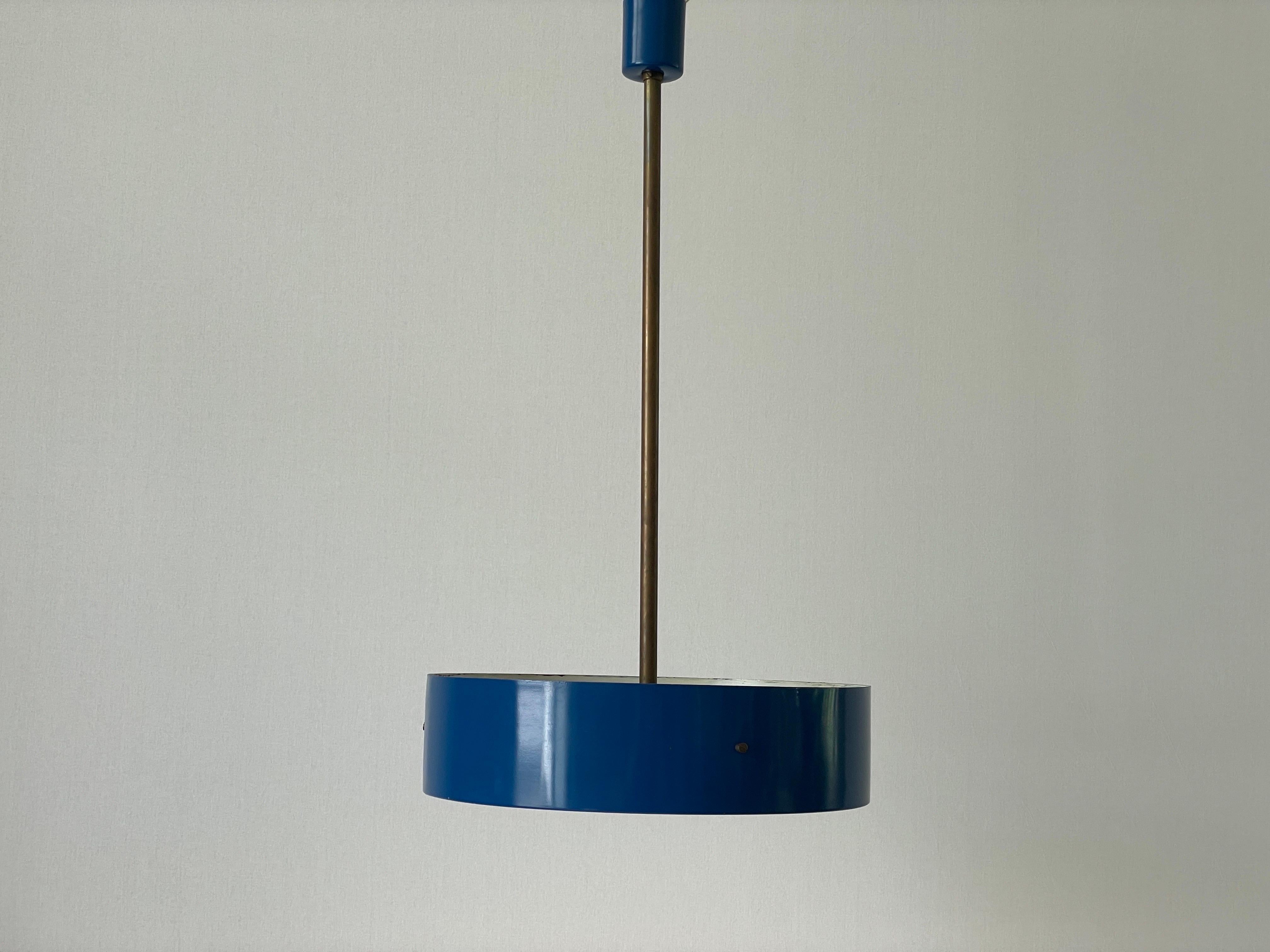 Italiano Lampada a sospensione in plexiglass e metallo blu scuro di Stilnovo, anni '50, Italia in vendita