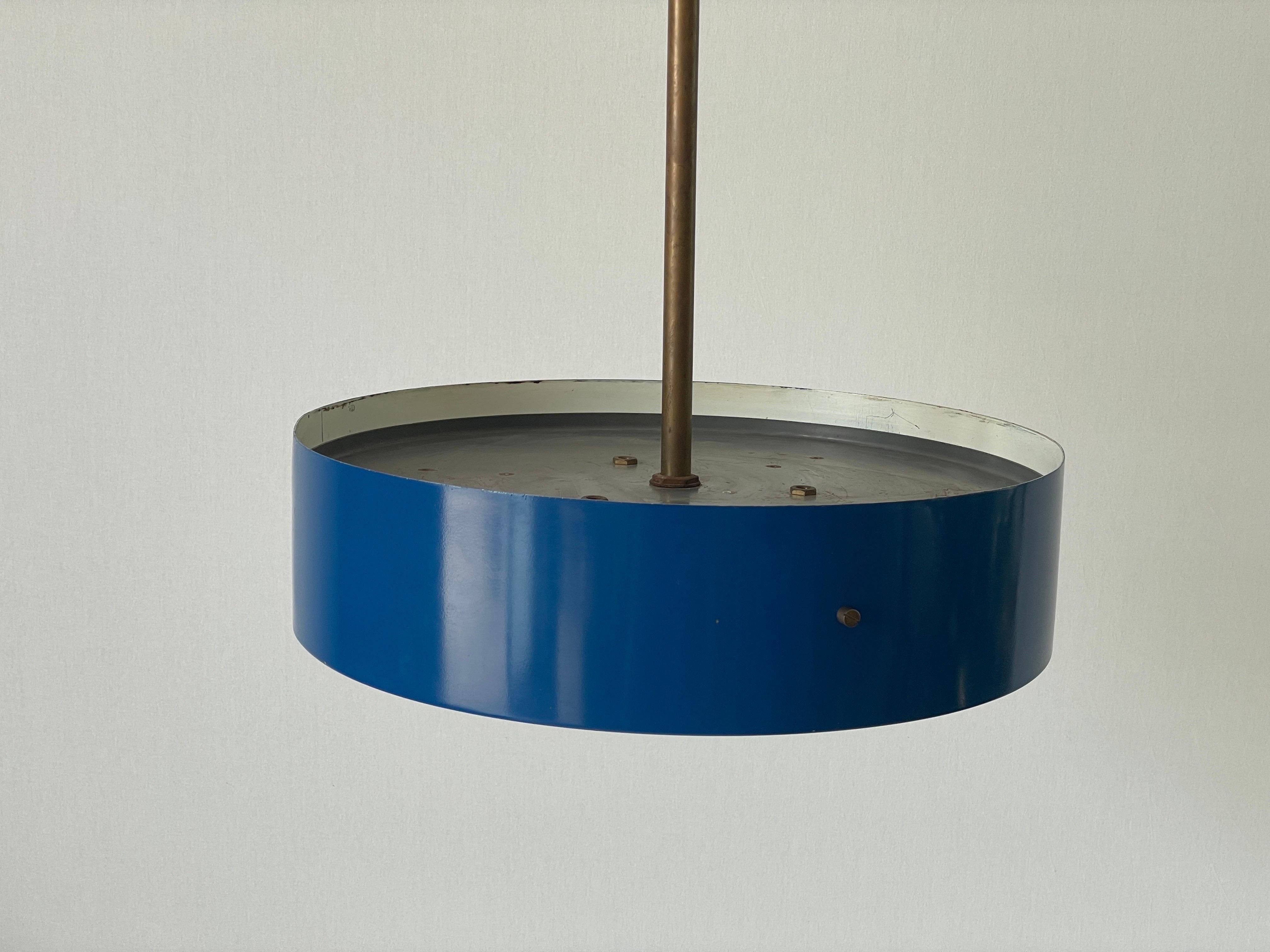 Lampada a sospensione in plexiglass e metallo blu scuro di Stilnovo, anni '50, Italia In condizioni ottime in vendita a Hagenbach, DE