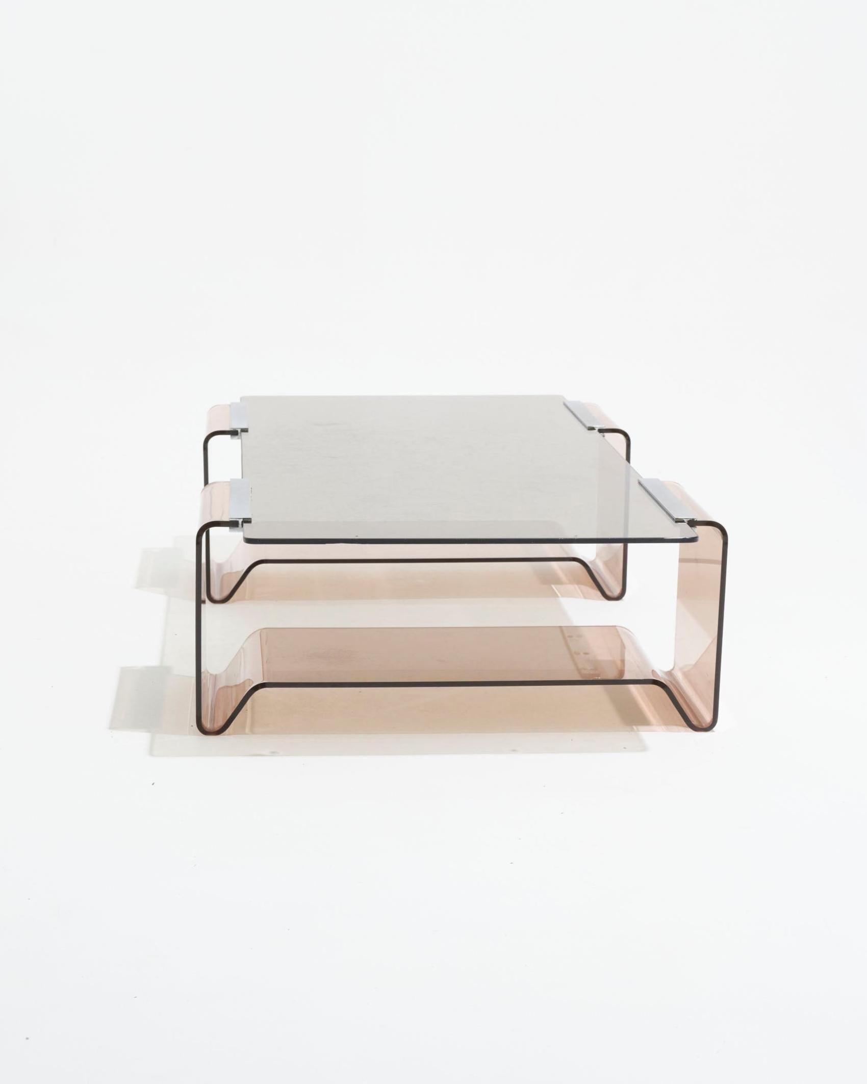 Tavolino in plexiglass e vetro, Michel Dumas, anni '70 In condizioni discrete in vendita a PARIS, FR