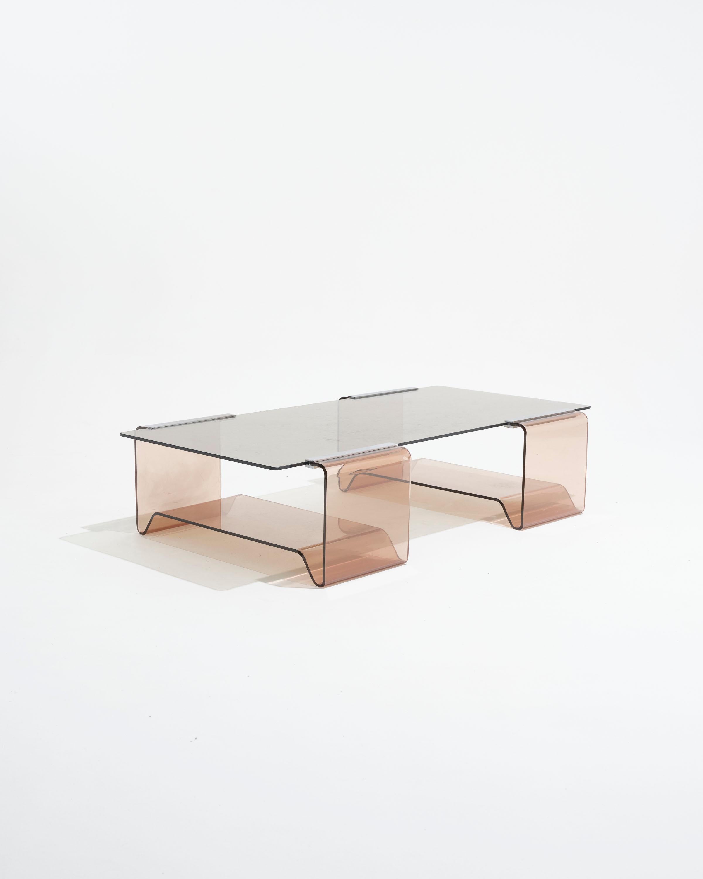 Tavolino in plexiglass e vetro, Michel Dumas, anni '70 in vendita 2
