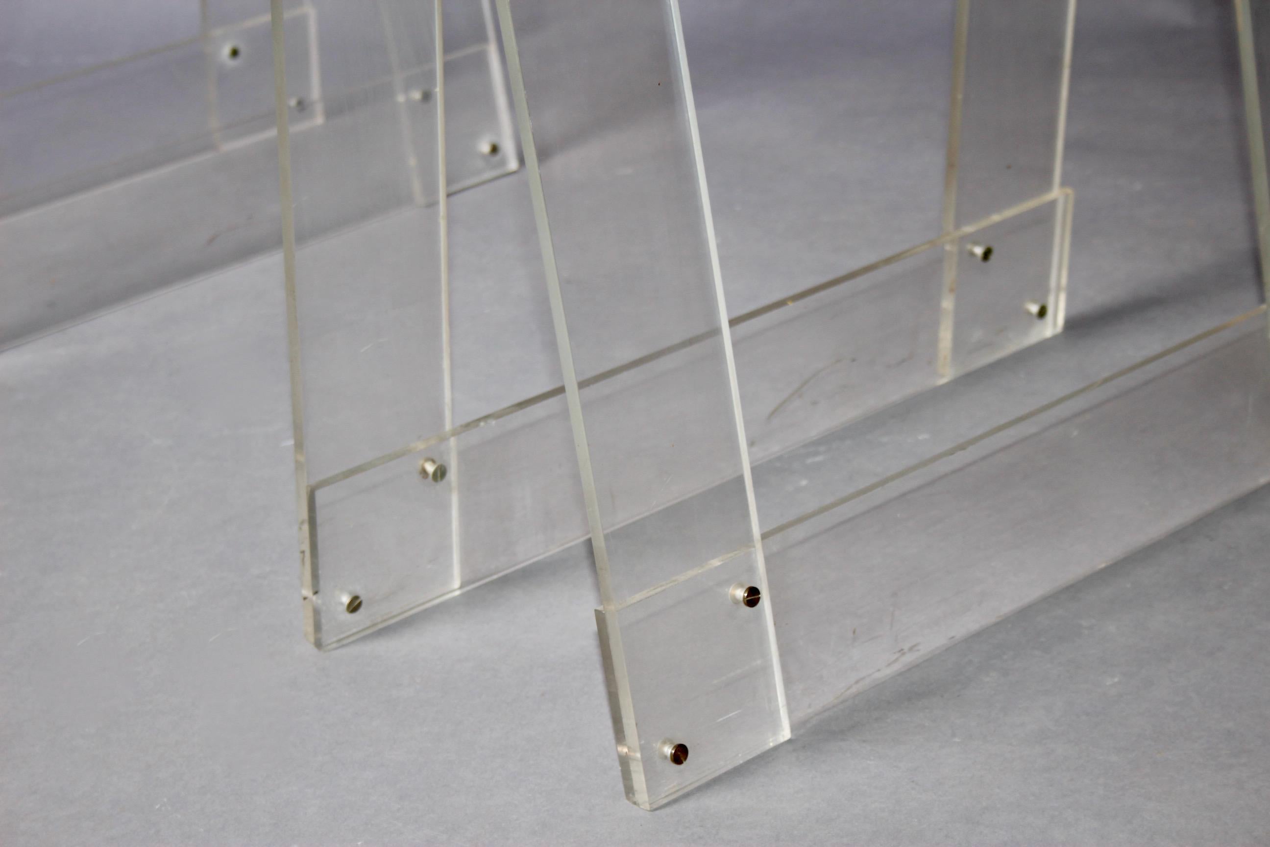 PLexiglass and glass desk In Good Condition For Sale In grand Lancy, CH