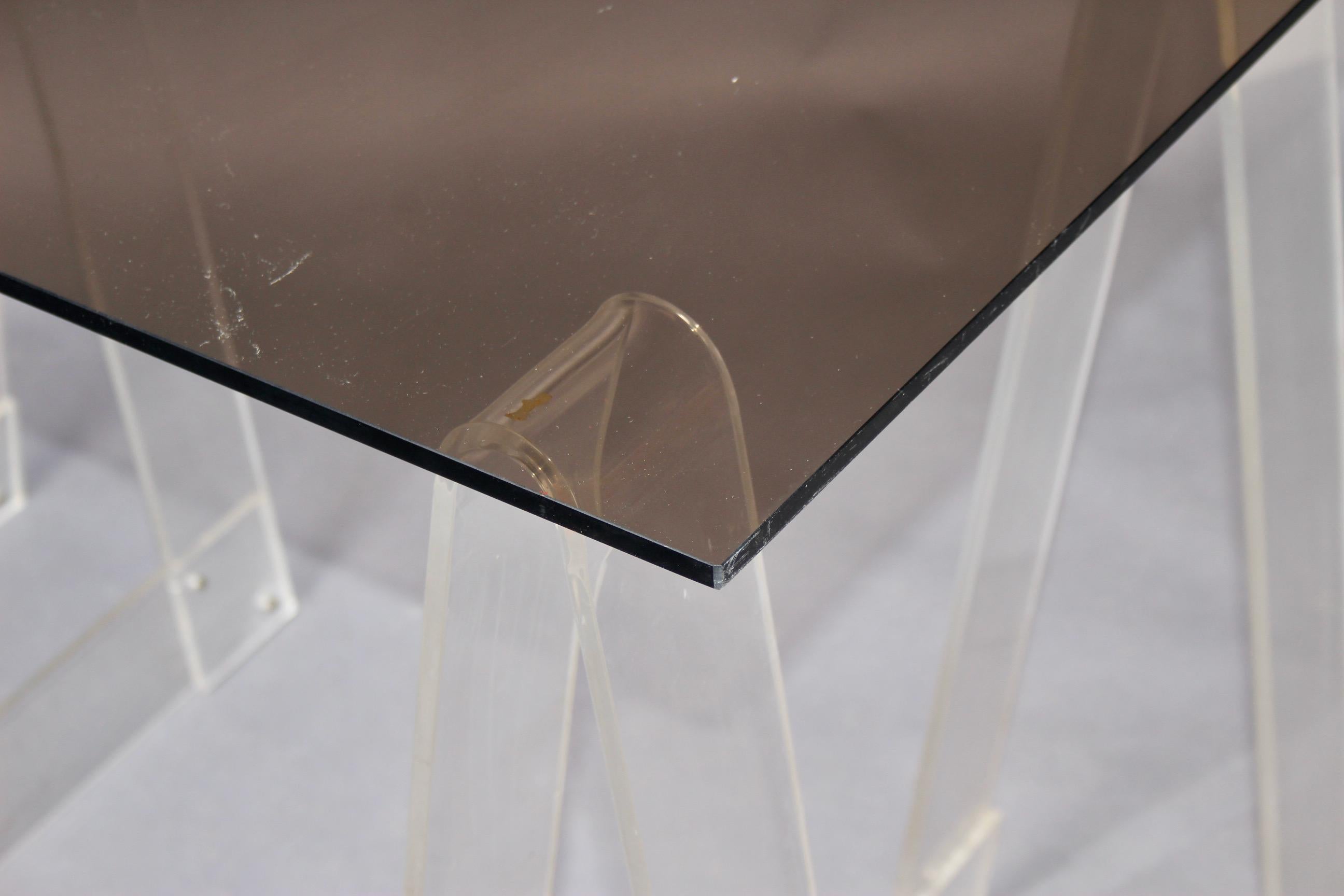 Late 20th Century PLexiglass and glass desk For Sale
