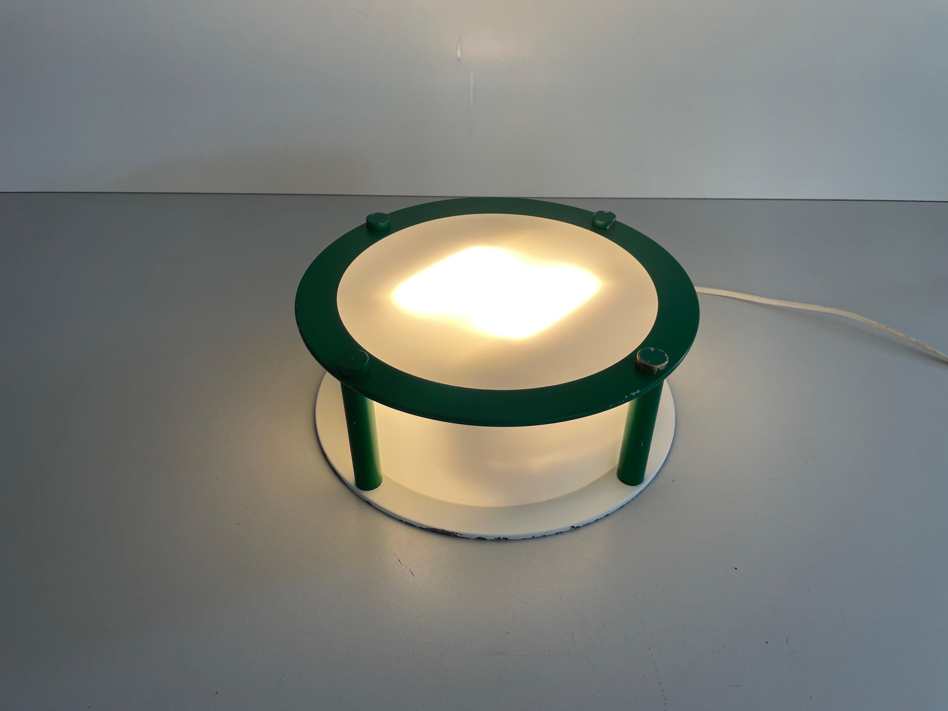Allemand Monture de cinéma en plexiglas et métal vert, 1970, Allemagne en vente