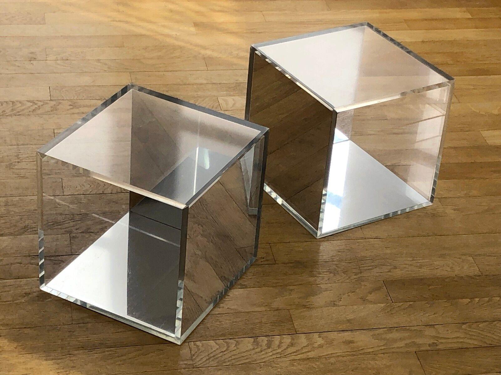 A Pair of OP-ART LUCITE & MIRROR Infinity NESTING or SIDE TABLES, France 1970 In Good Condition For Sale In PARIS, FR