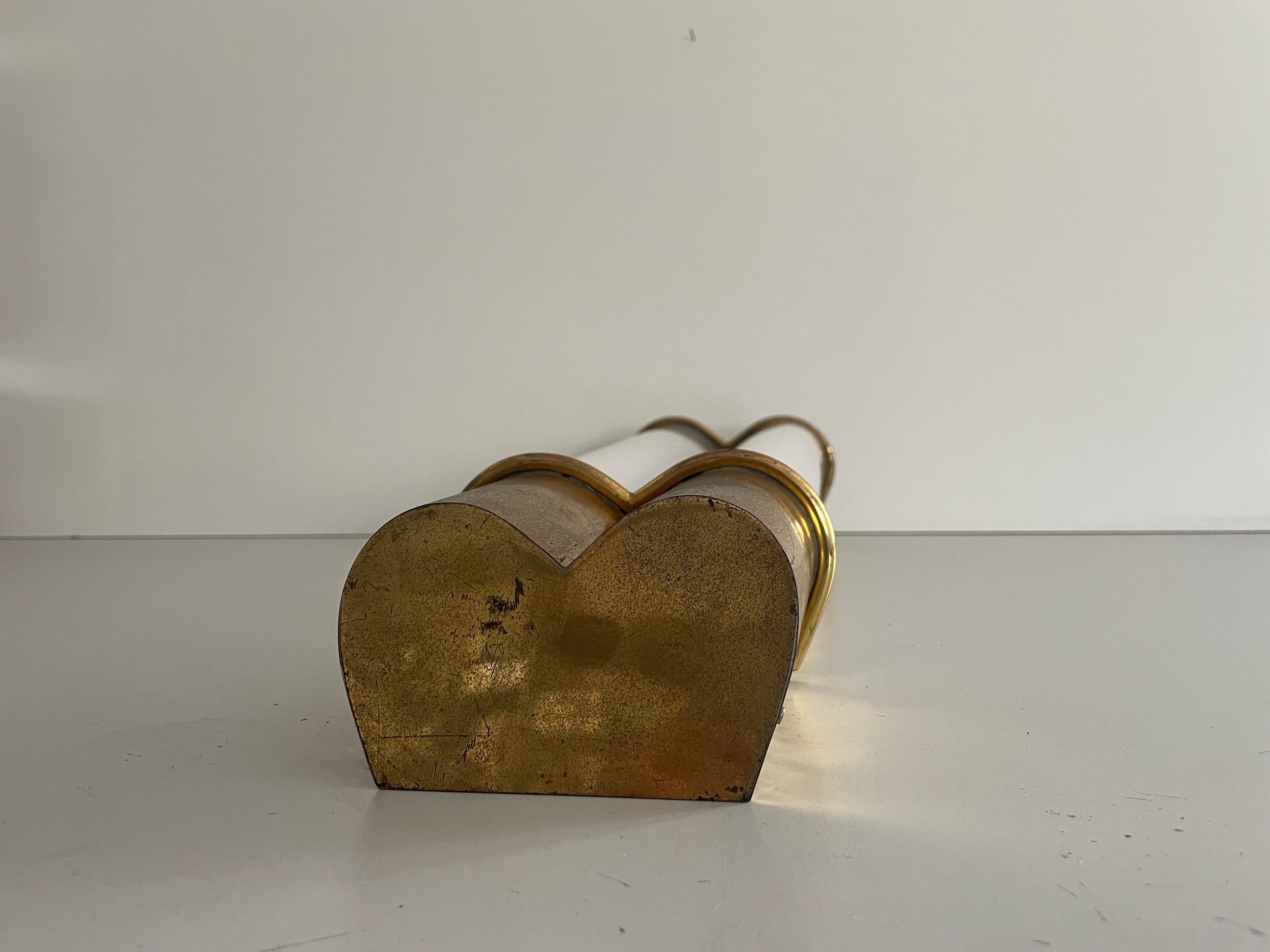 Paire d'appliques de cinéma en plexiglas et laiton, années 1950, Italie en vente 11