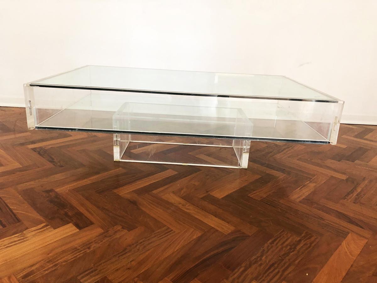Late 20th Century Plexiglass Coffee Table Original 1970s -Design- For Sale