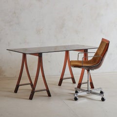 Sedia da scrivania in plexiglass con cuscino in pelle scamosciata di Apelbaum, Francia anni '60