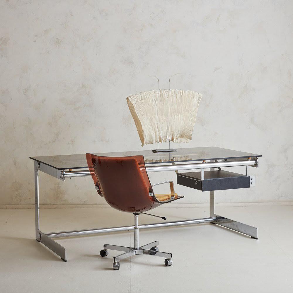 Chaise de bureau en plexiglas avec coussin en daim par Apelbaum, France, années 1960 en vente 13