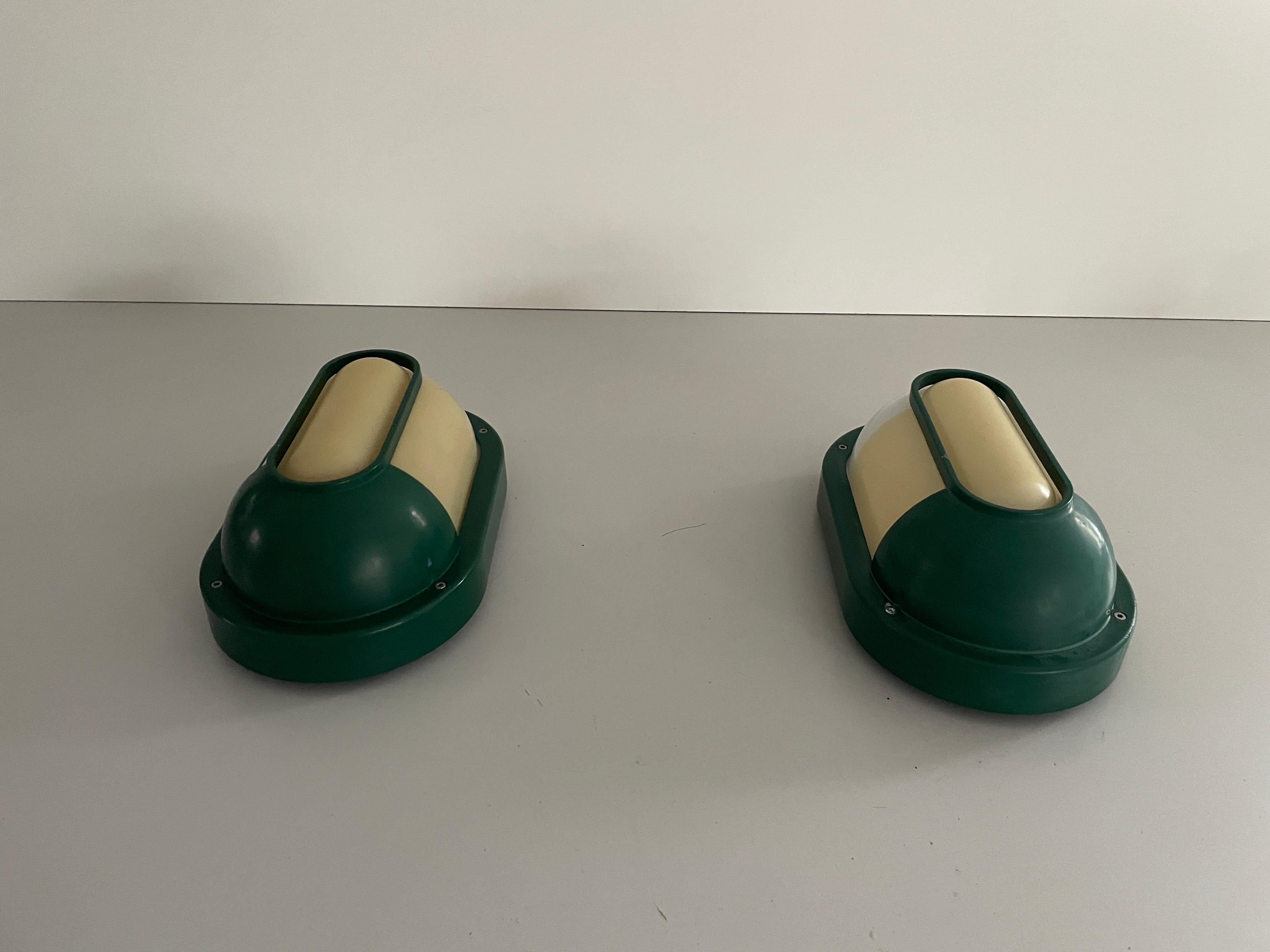 Plexiglass & Green Metal Pair of Sconces by Bonalux, 1980s, Germany In Excellent Condition For Sale In Hagenbach, DE