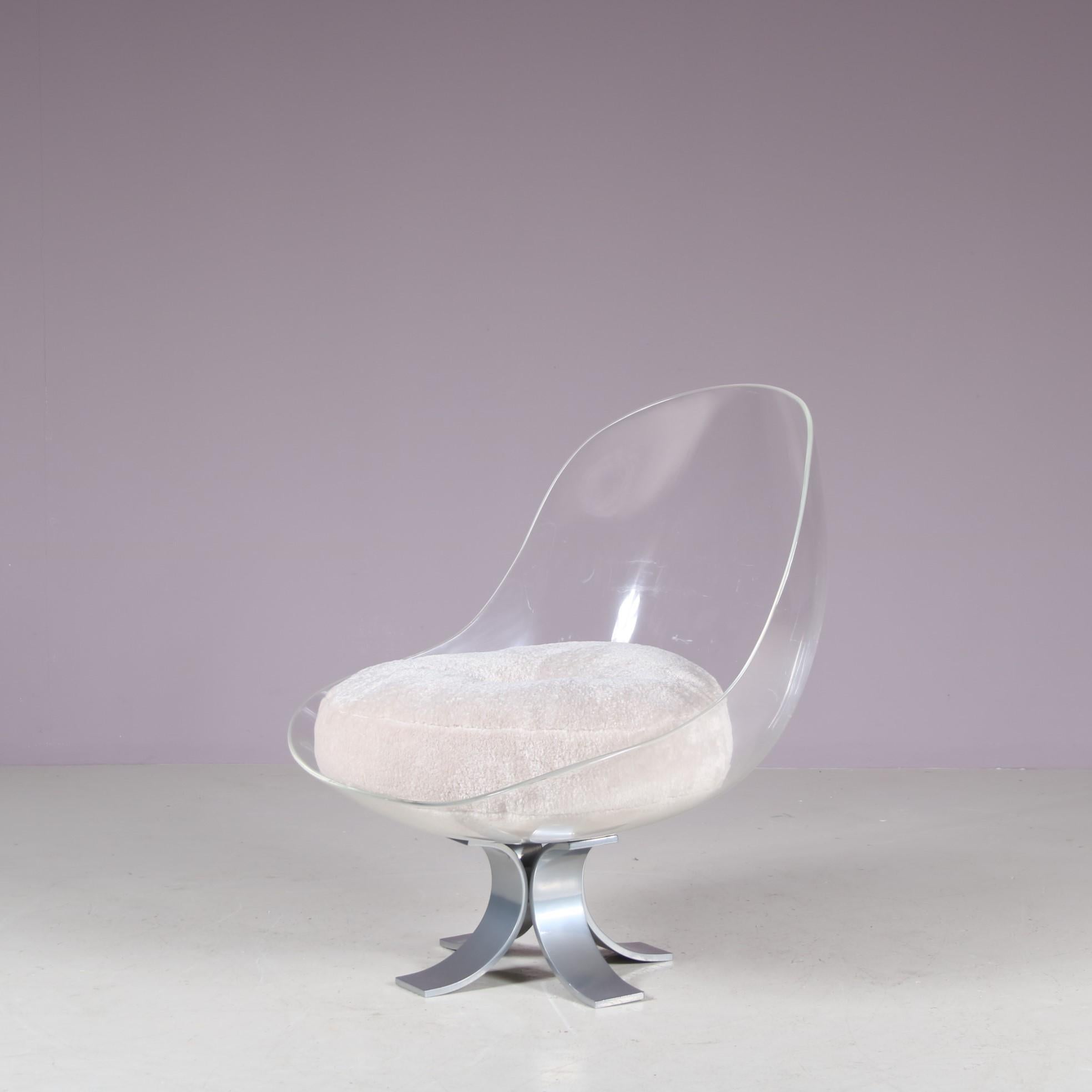 Mid-Century Modern Plexiglass Lounge Chair by Michel Pigneres, France 1970 For Sale