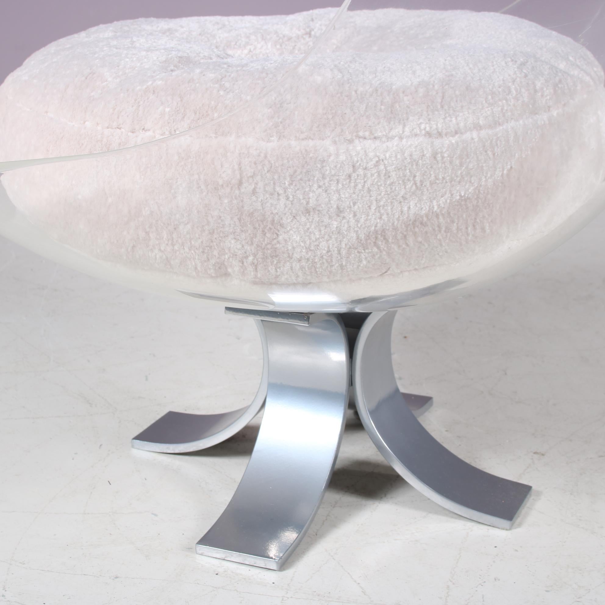 Plexiglass Lounge Chair by Michel Pigneres, France 1970 For Sale 1